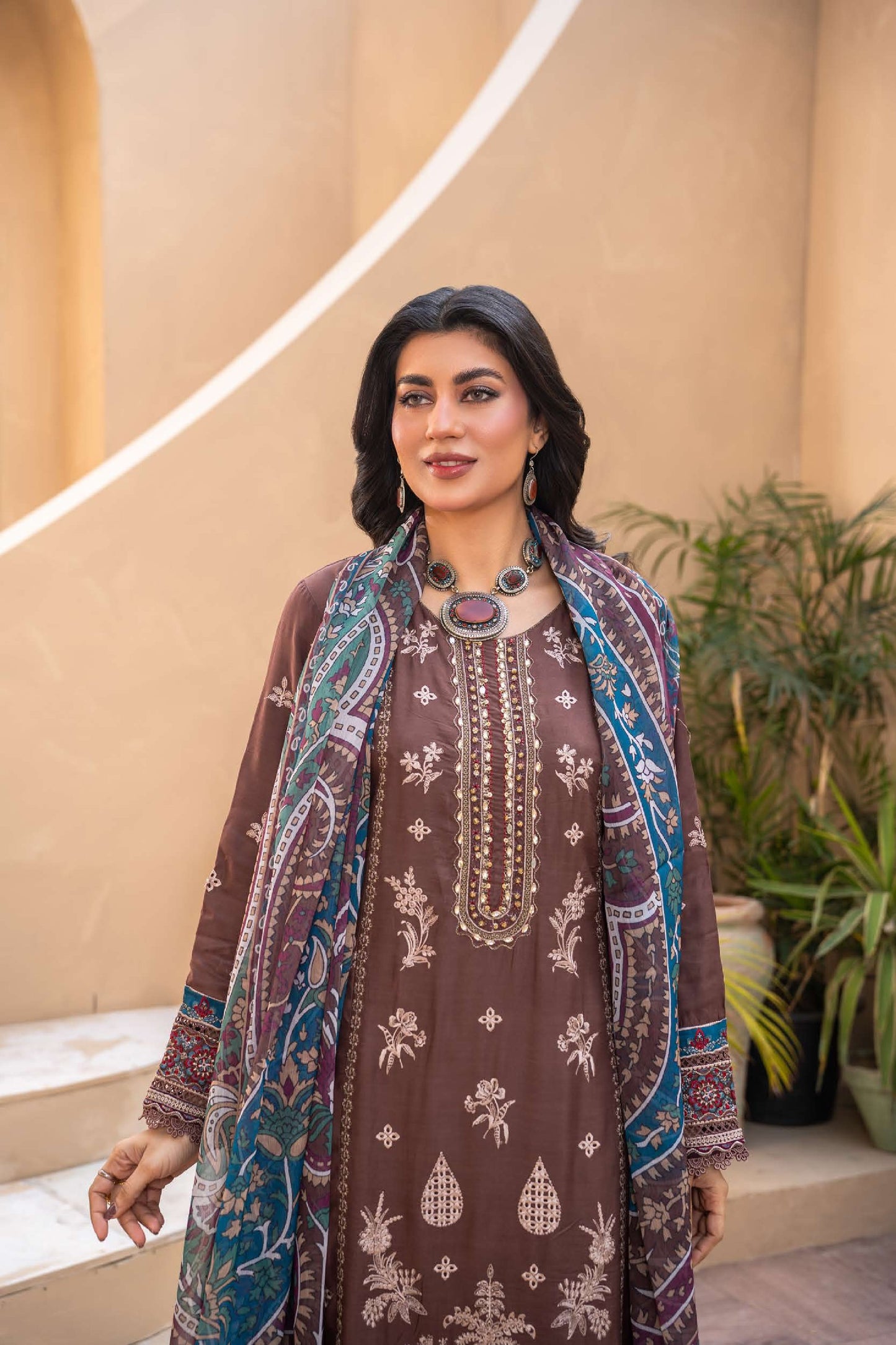 Embroidered Viscose Suit- Braun