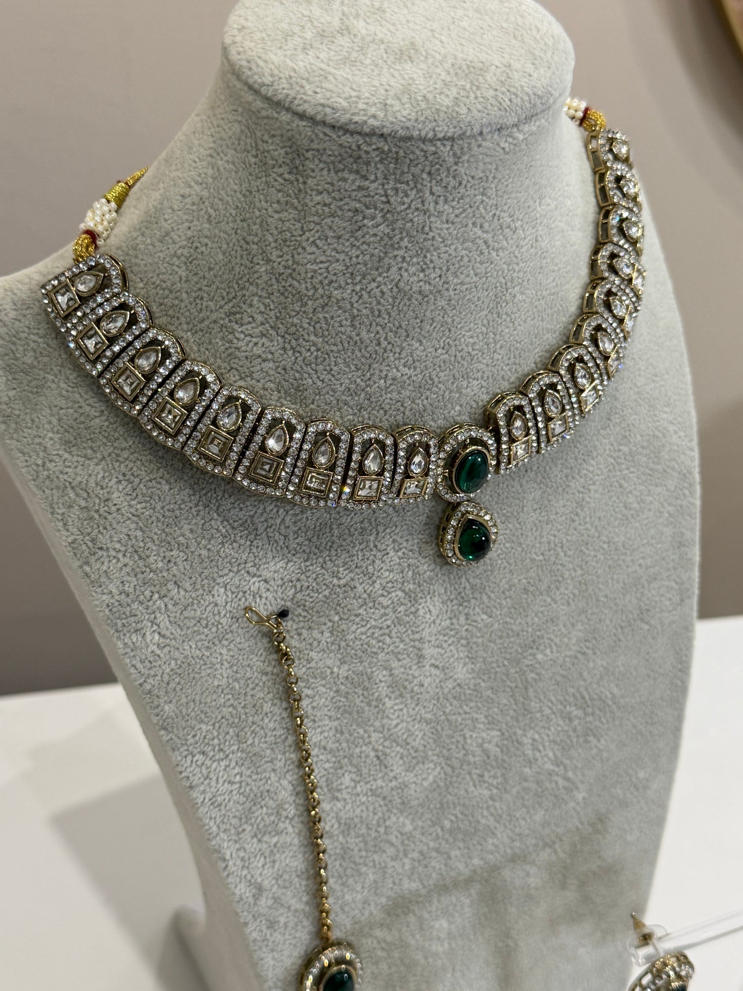 Traditionelles American Diamon Kundan Jewellery Set - 4 Colours