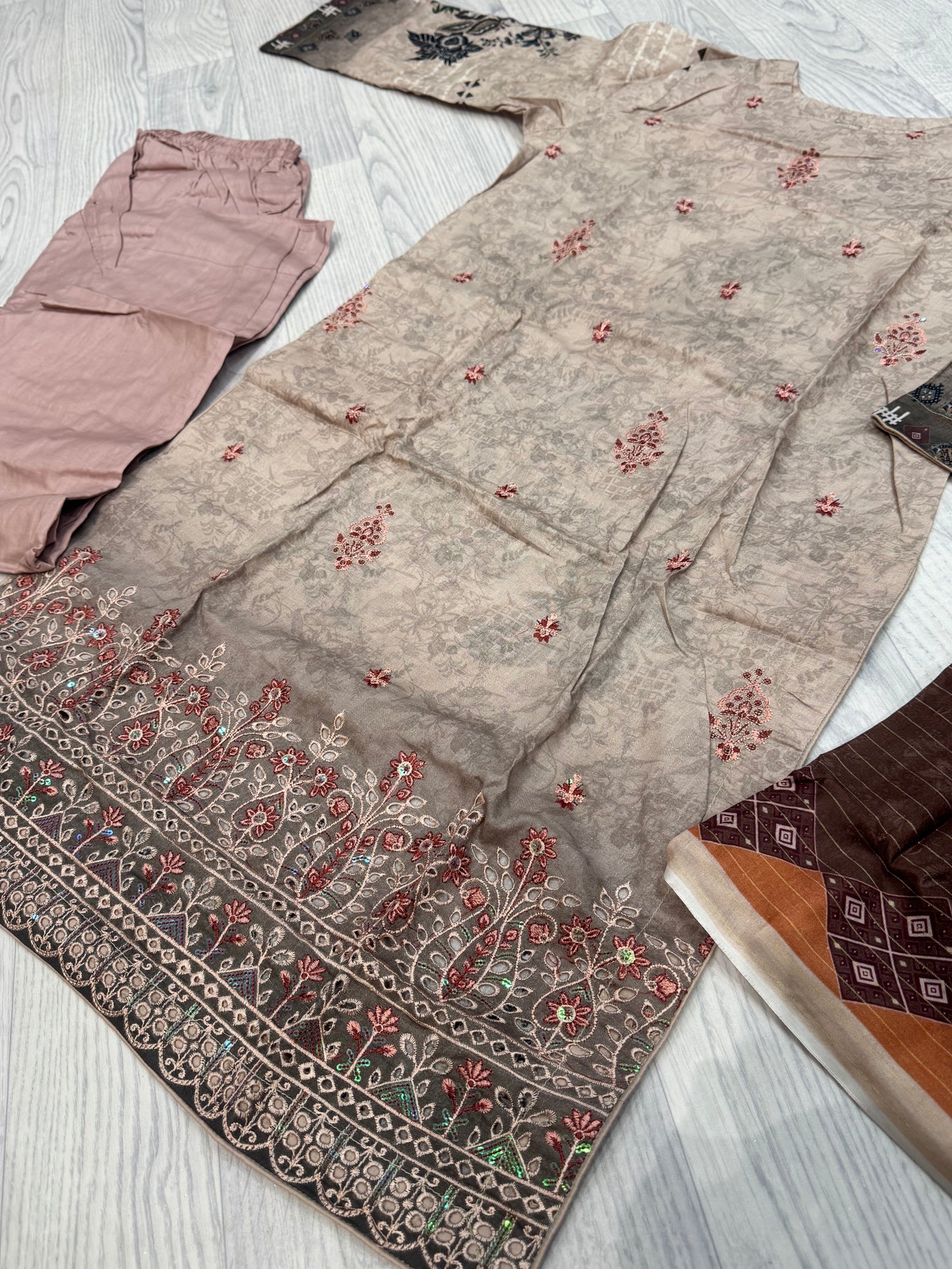 3-teiliges Suit Set aus Lawn- Suit D02