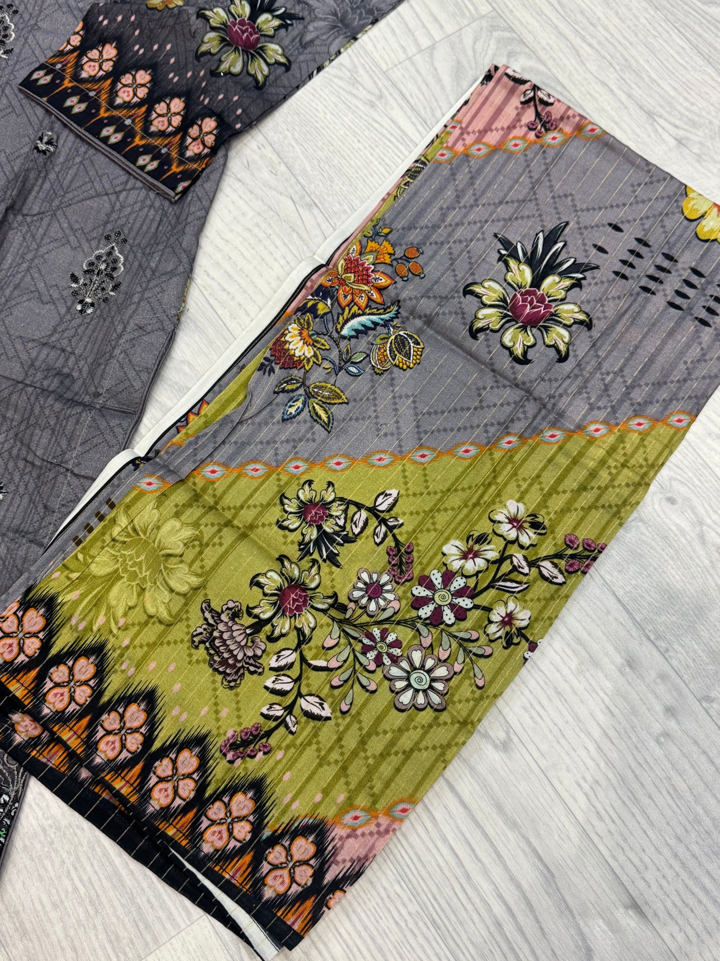3-teiliges Suit Set aus Lawn- Suit D07