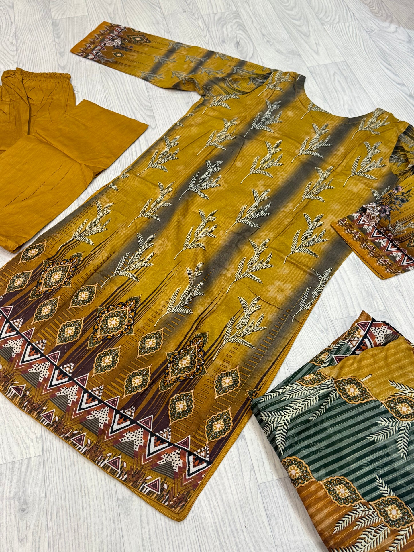 3-teiliges Suit Set aus Lawn- Suit D01