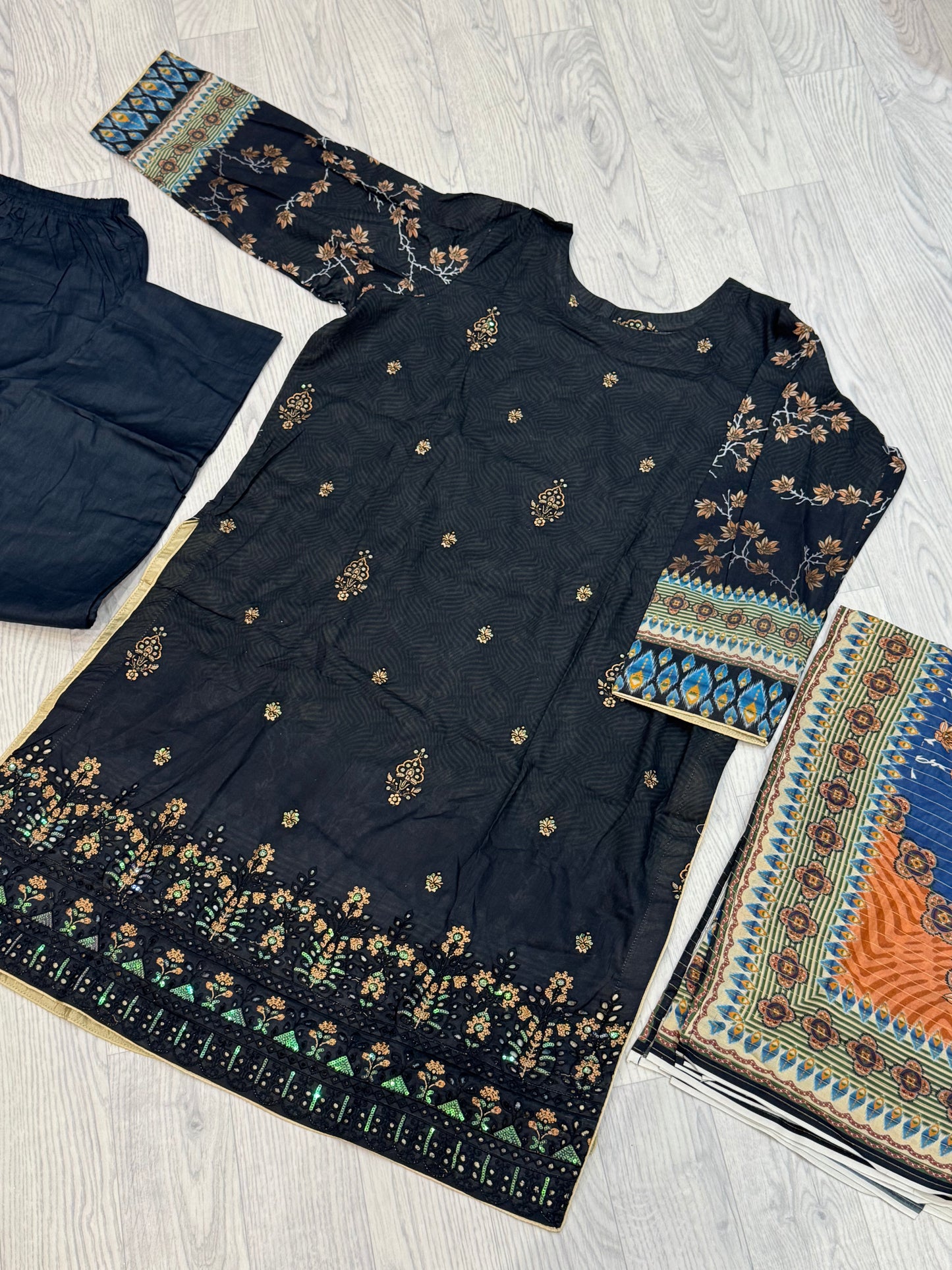 3-teiliges Suit Set aus Lawn- Suit D09