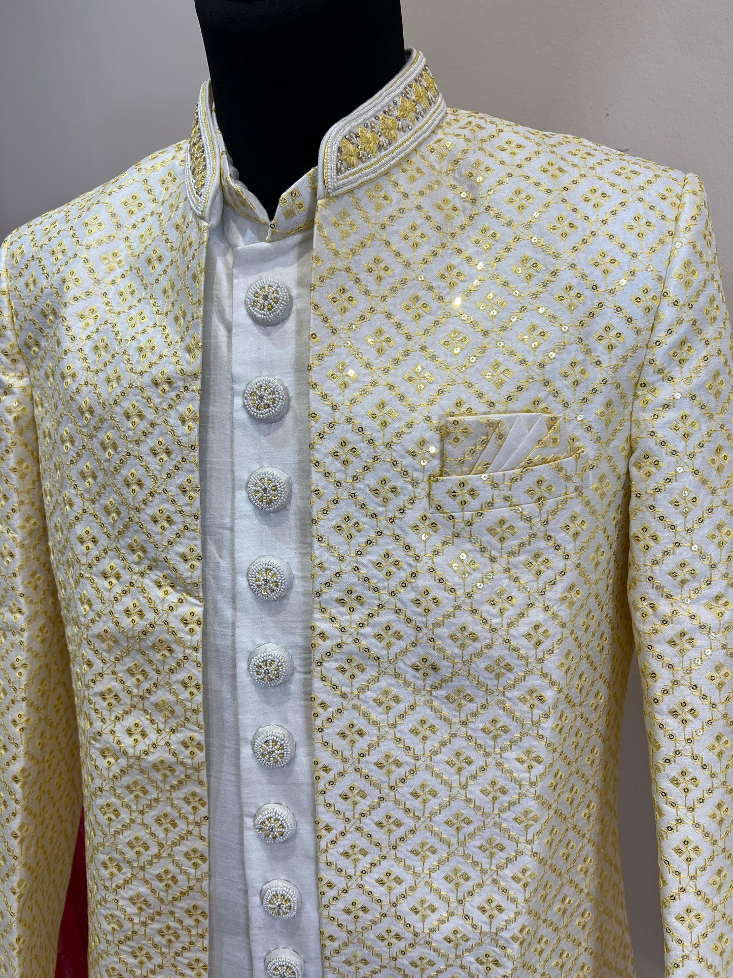 Sharvani in Creme Gold/Gelb