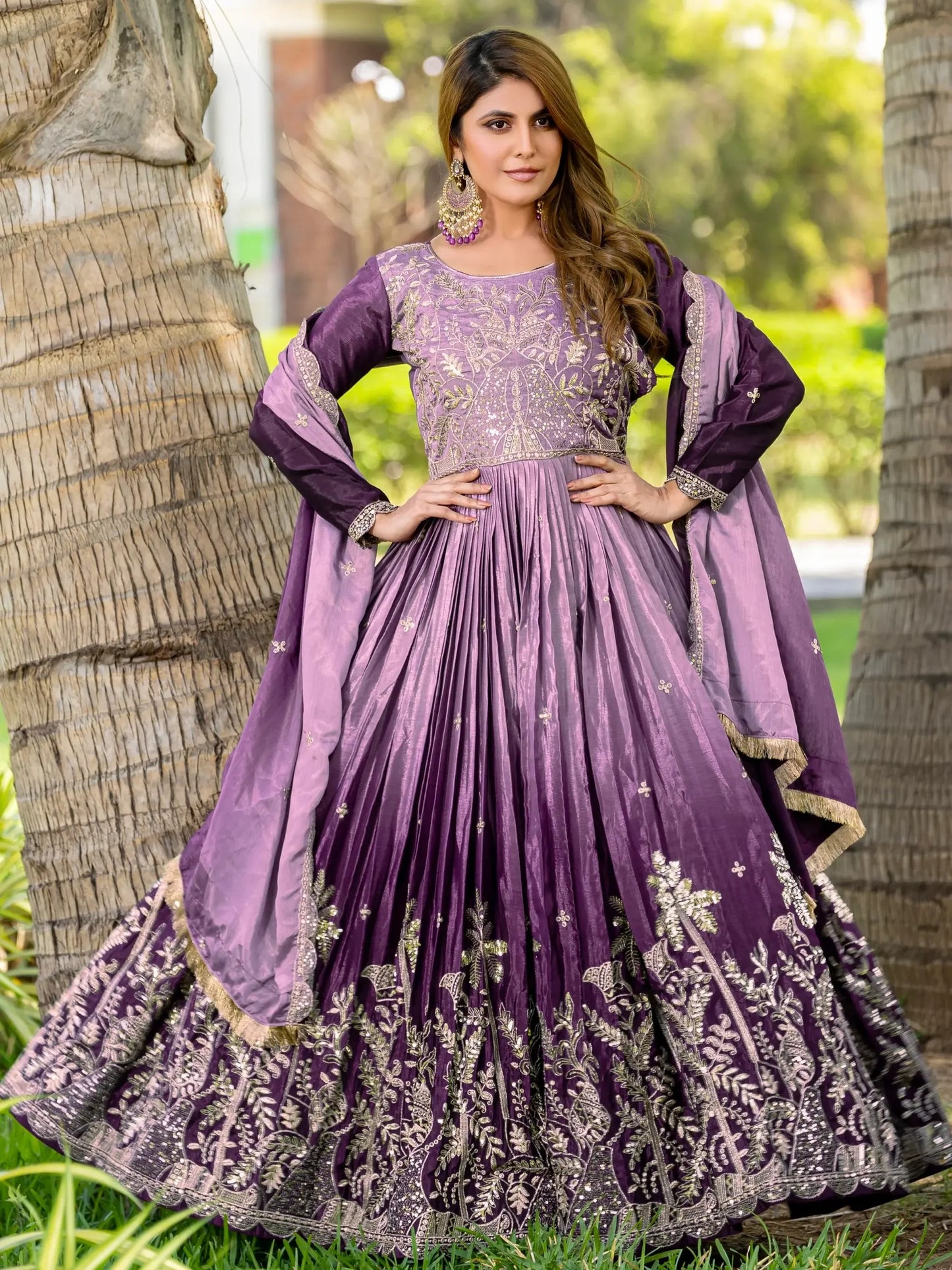 Violettfarbenes Chinon Anarkali