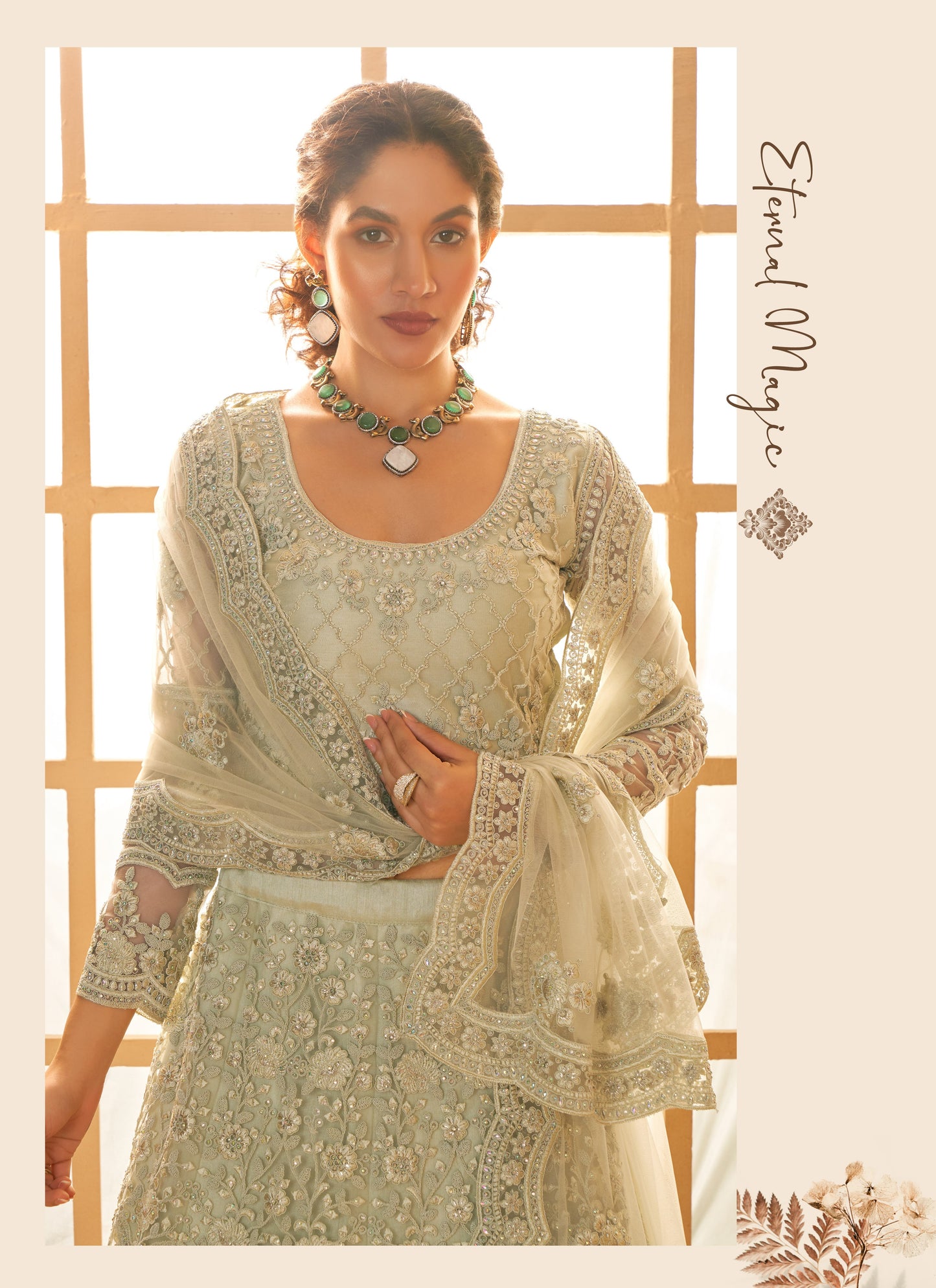 Mintgrünes Net-&-Silk-Lehenga mit Cording-Stickerei, Stonework, bestickter Bluse und Cutwork-Dupatta – festliches Hochzeitsoutfit für Damen.