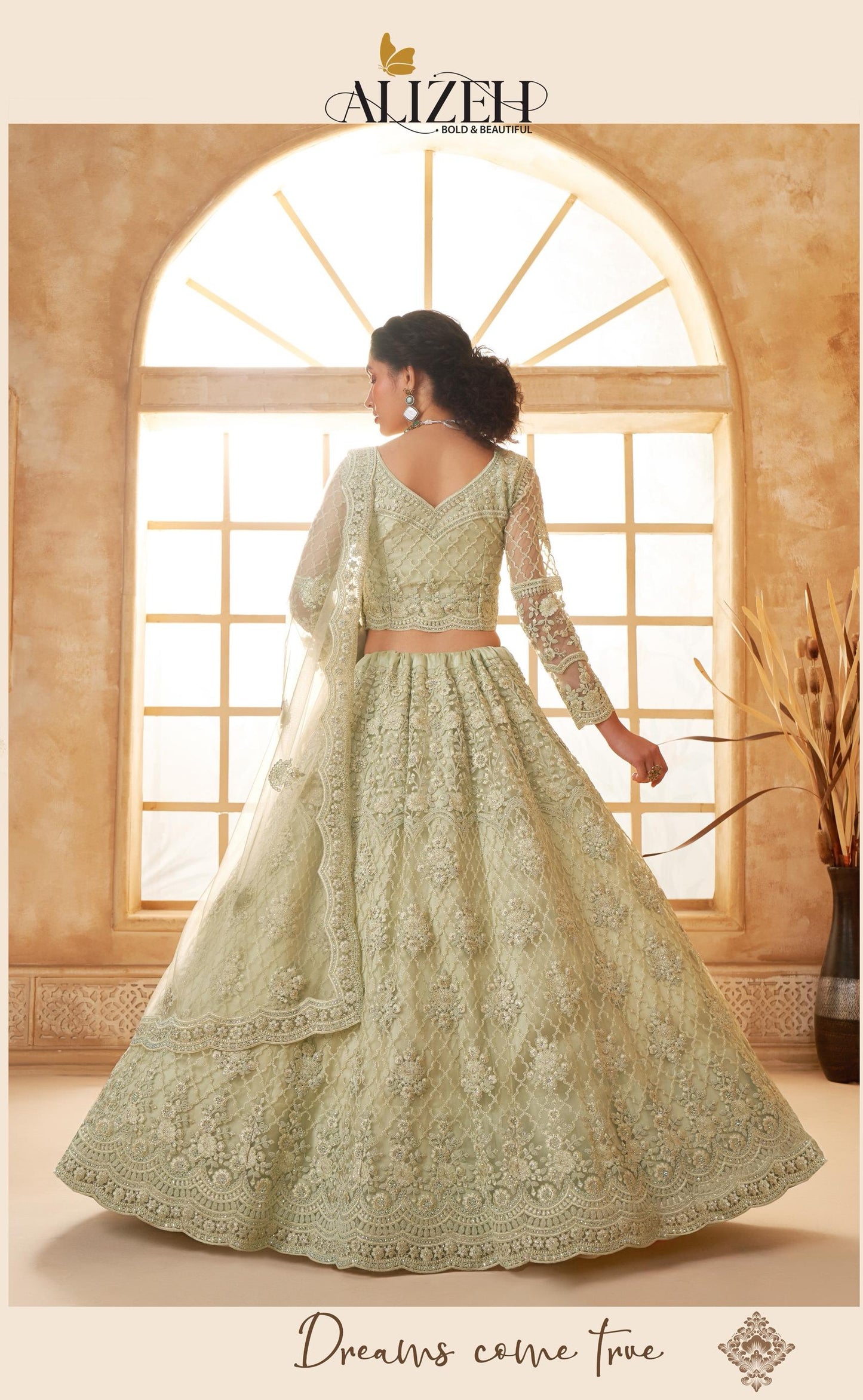 Mintgrünes Net-&-Silk-Lehenga mit Cording-Stickerei, Stonework, bestickter Bluse und Cutwork-Dupatta – festliches Hochzeitsoutfit für Damen.
