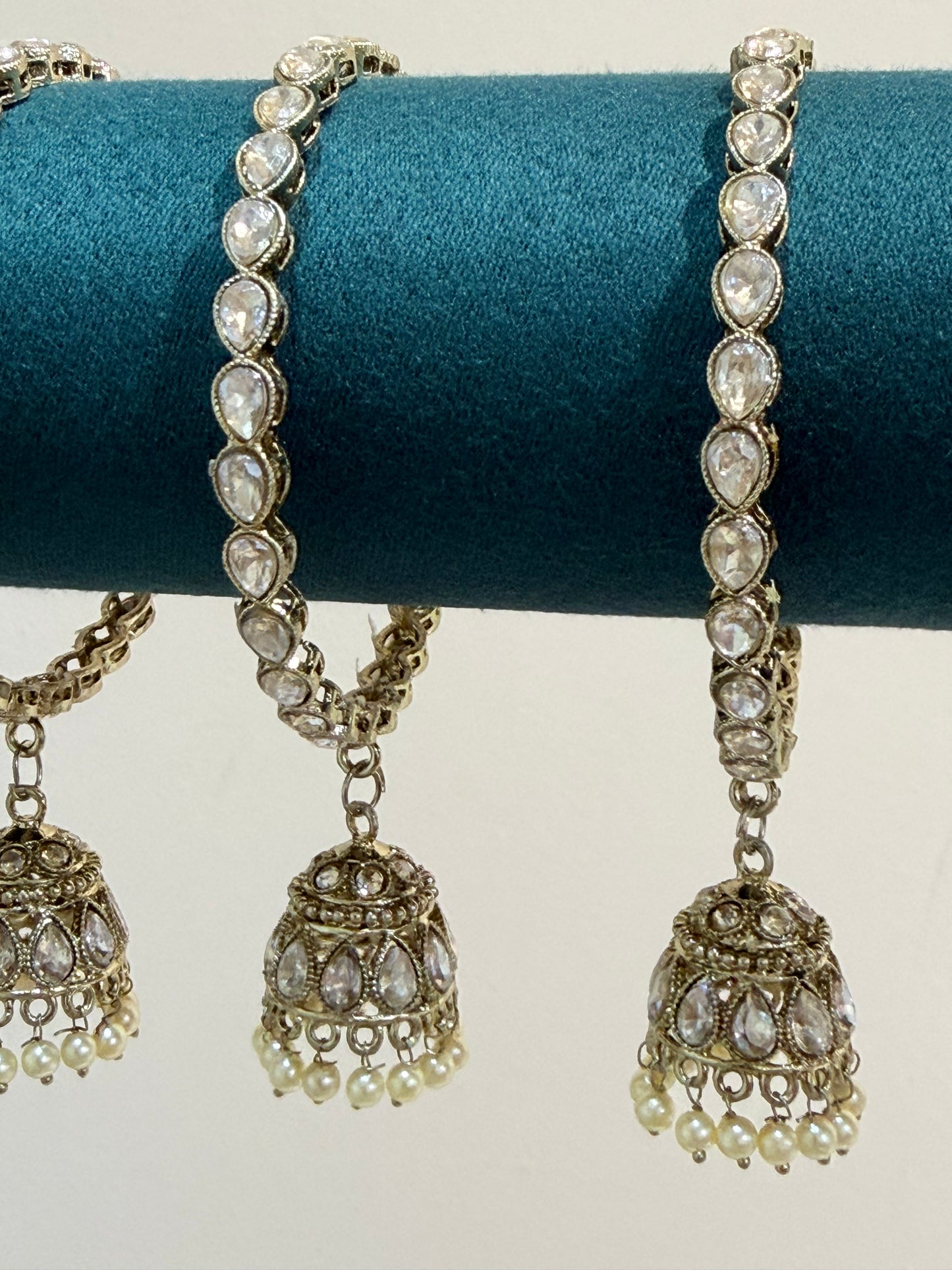 Antik-Gold Jhumka Bangles with Zirkon (4-Teilig)