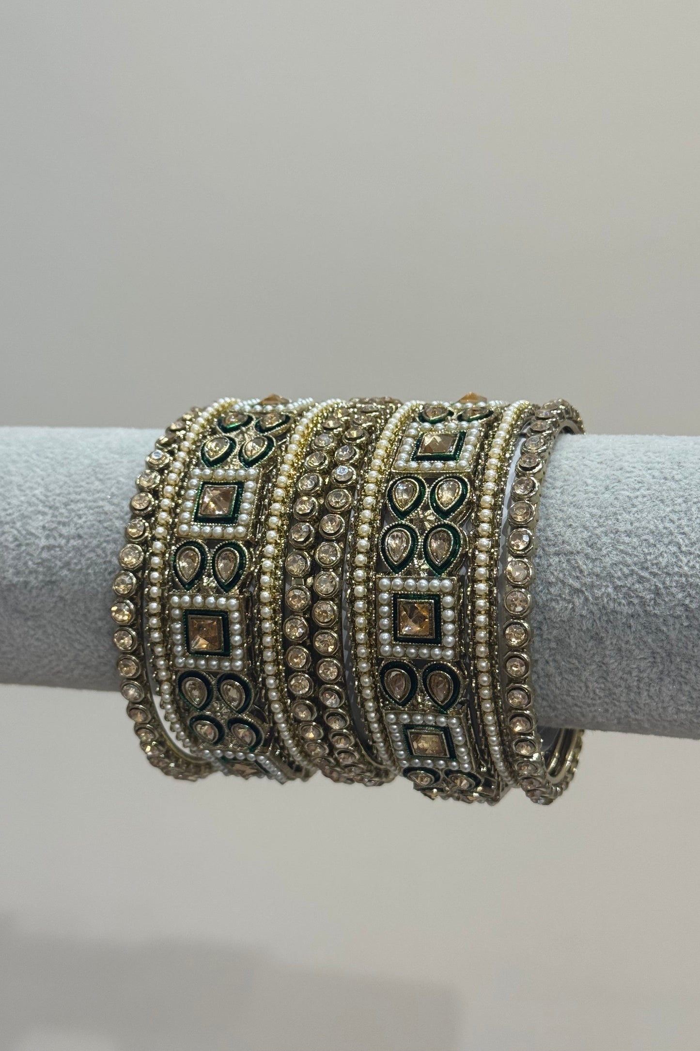Antik Gold/ Green Metal Bangle-  (10-teilig)