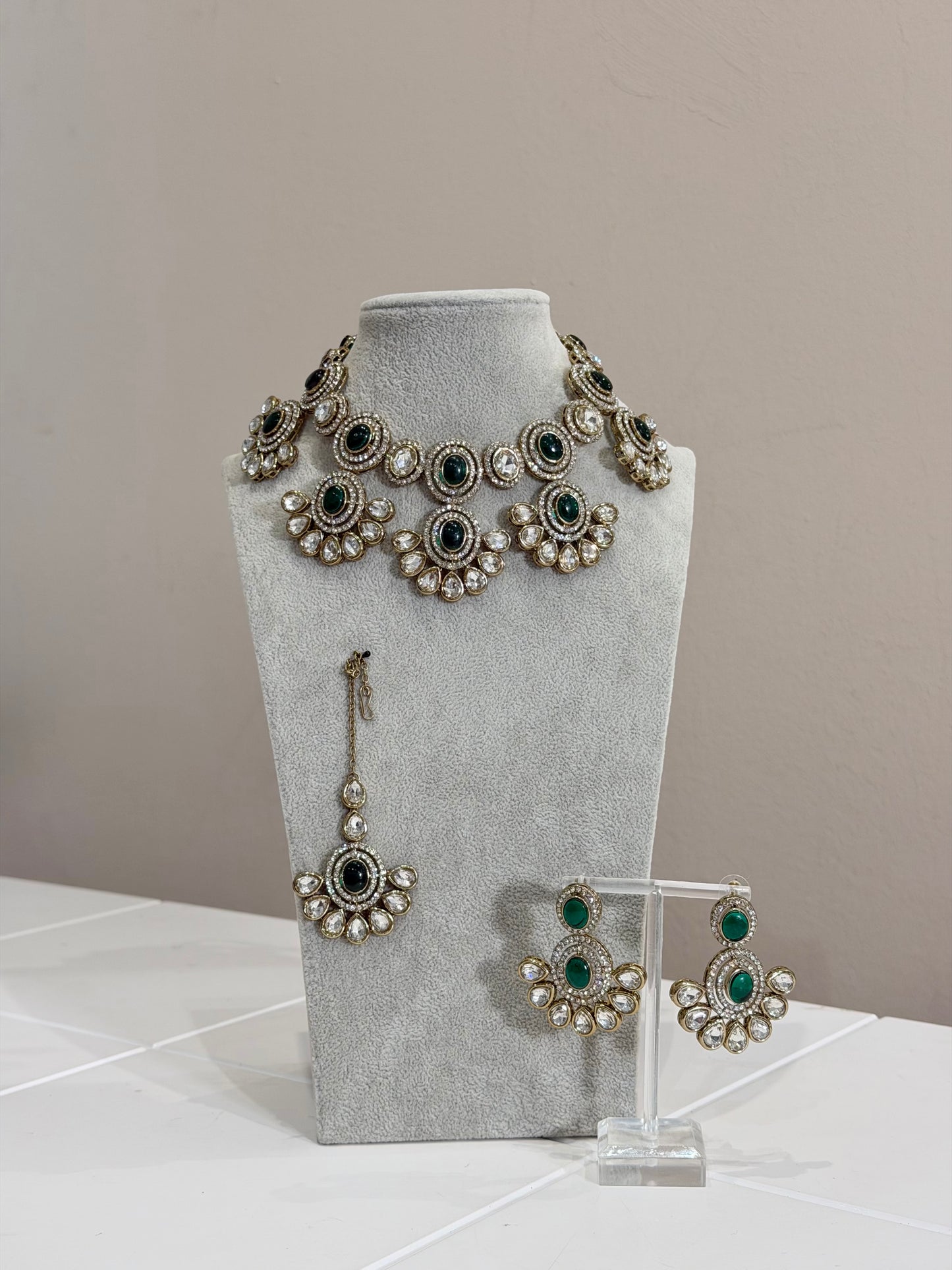 Traditionelles American Diamon Kundan Jewellery Set - 4 Colours