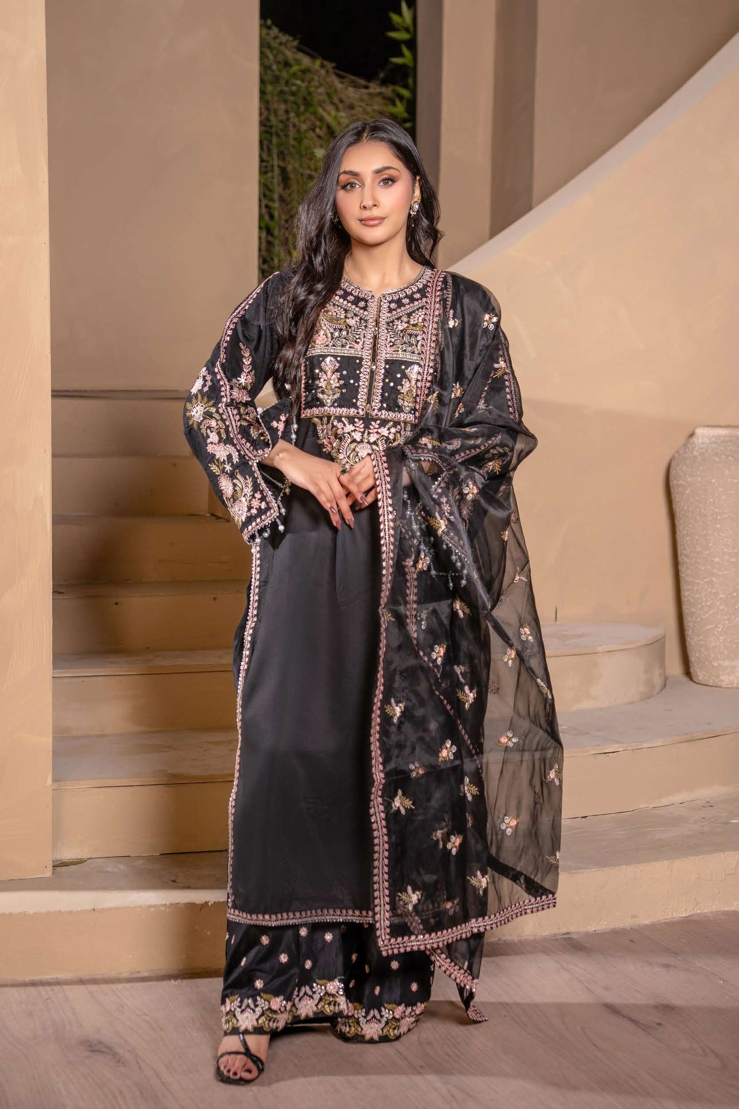 Mother Daughter Linen Embroidered - Black