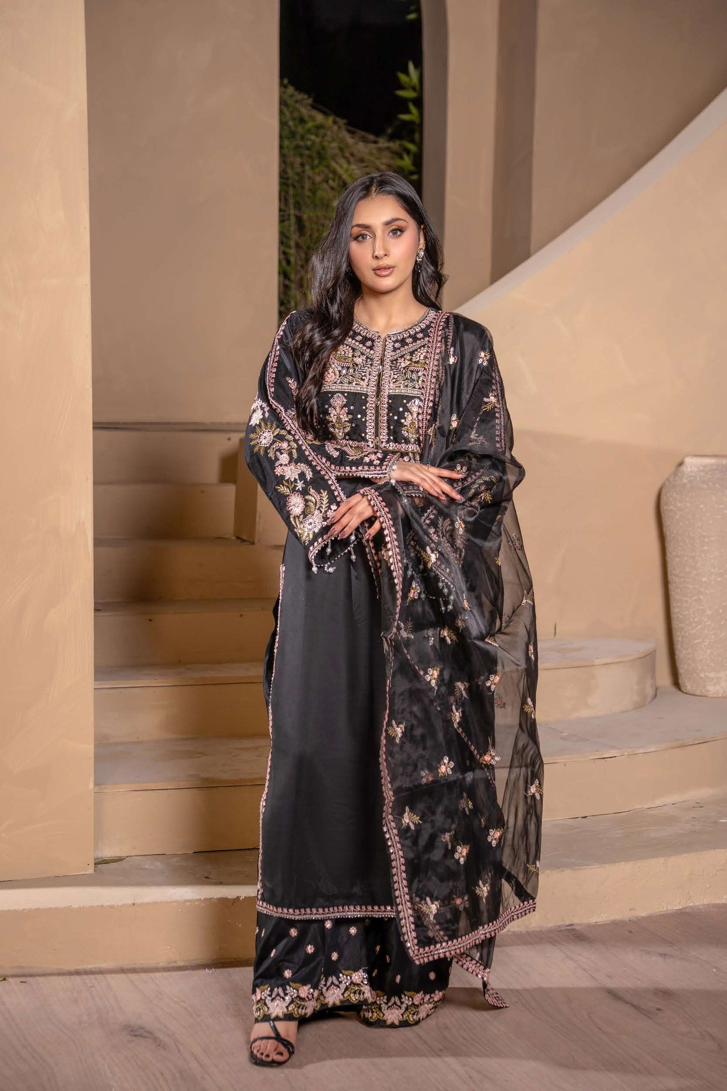 Mother Daughter Linen Embroidered - Black