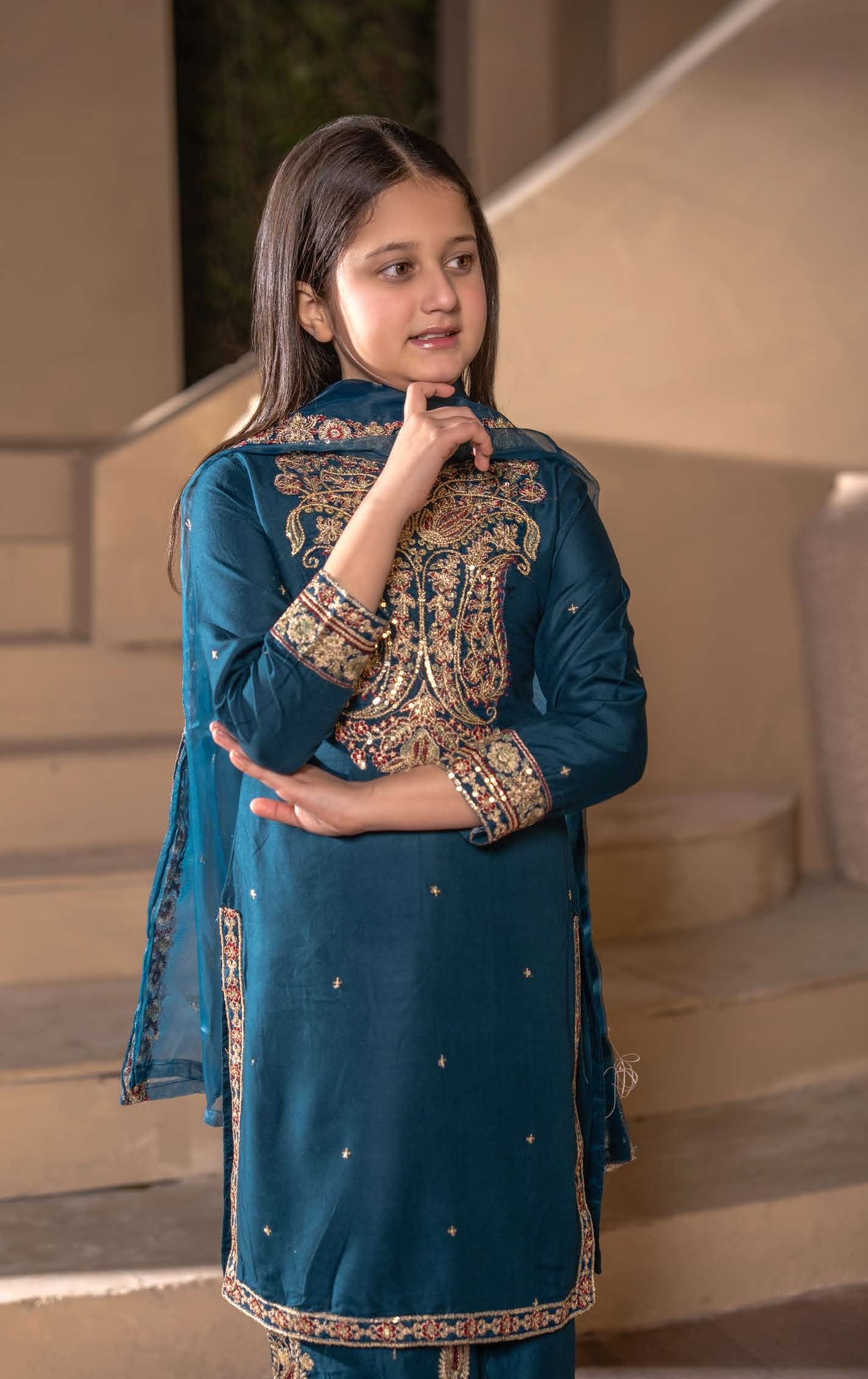 Mother Daughter Linen Embroidered - Teal Blau