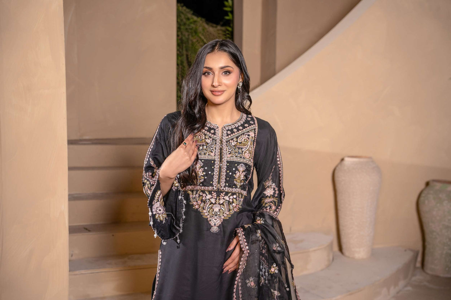 Mother Daughter Linen Embroidered - Black