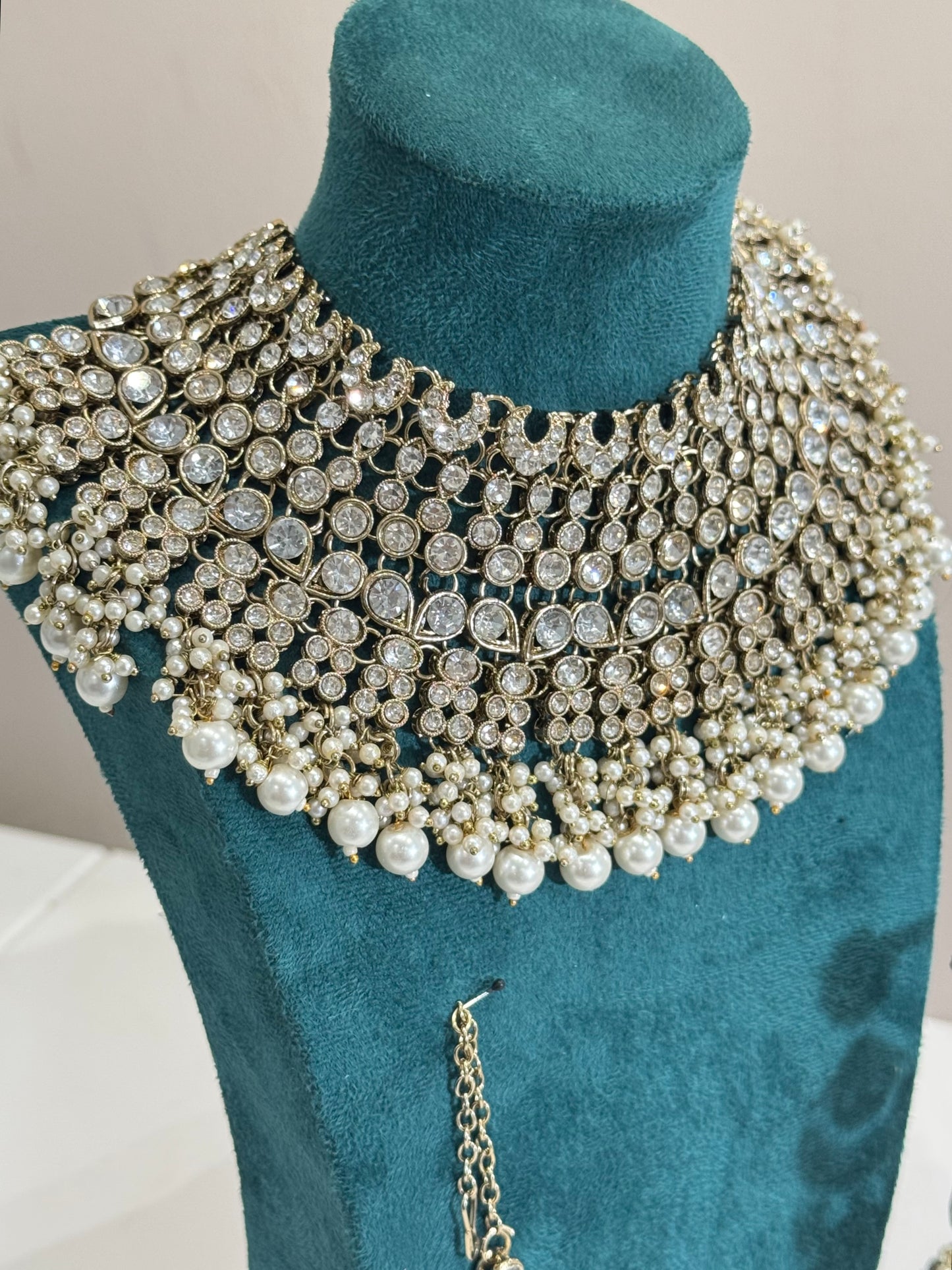 Gold Bridal Jewellery Set