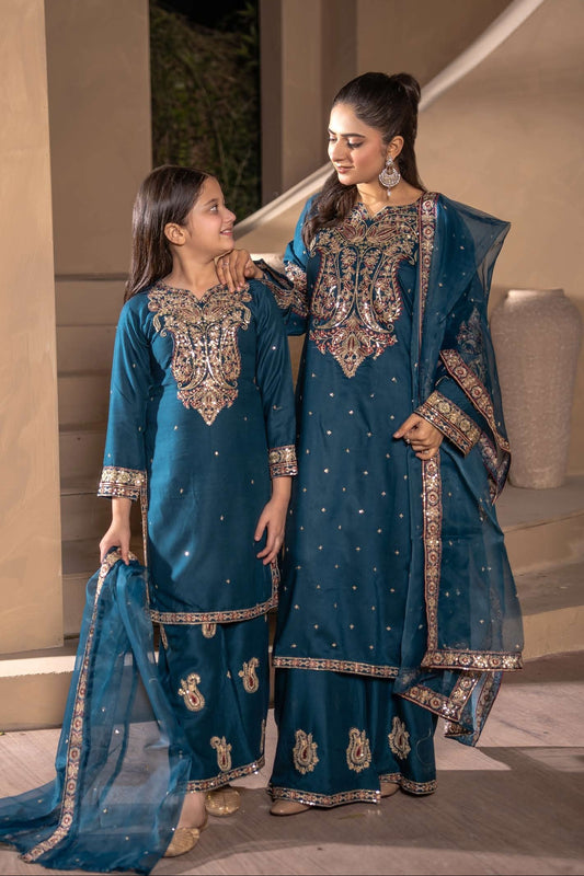 Mother Daughter Linen Embroidered - Teal Blau