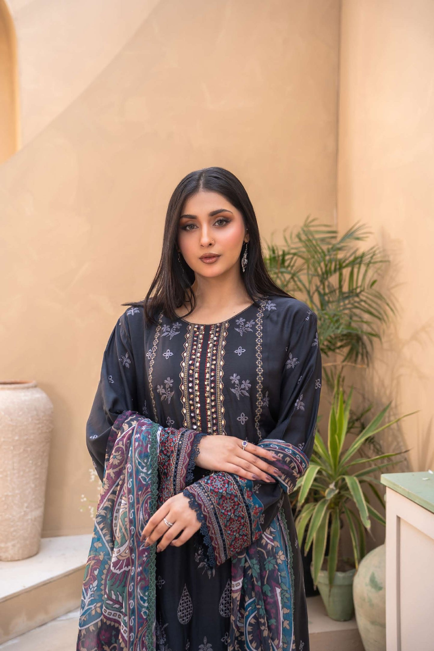 Embroidered Viscose Suit- Black