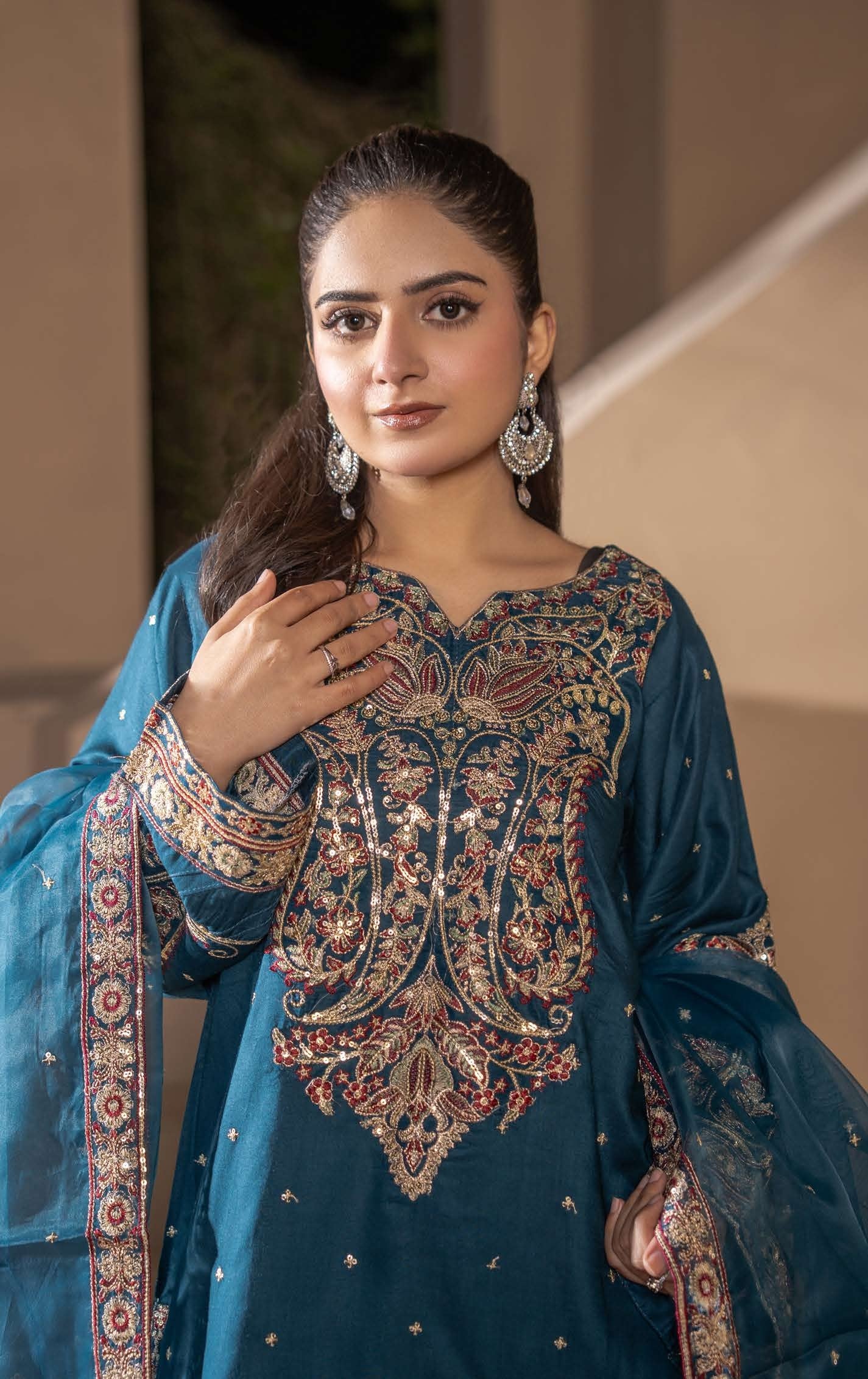 Mother Daughter Linen Embroidered - Teal Blau