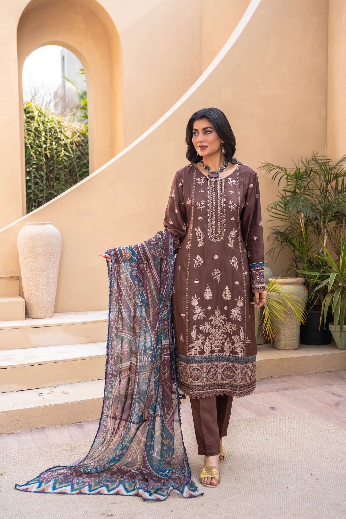 Embroidered Viscose Suit- Braun