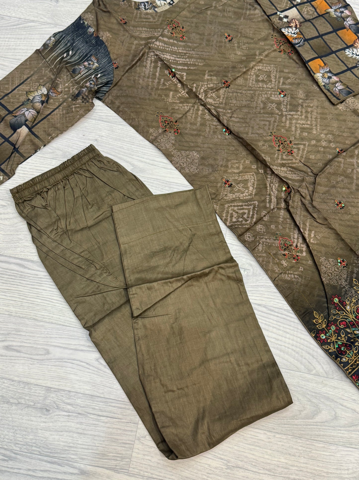 3-teiliges Suit Set aus Lawn- Suit D10