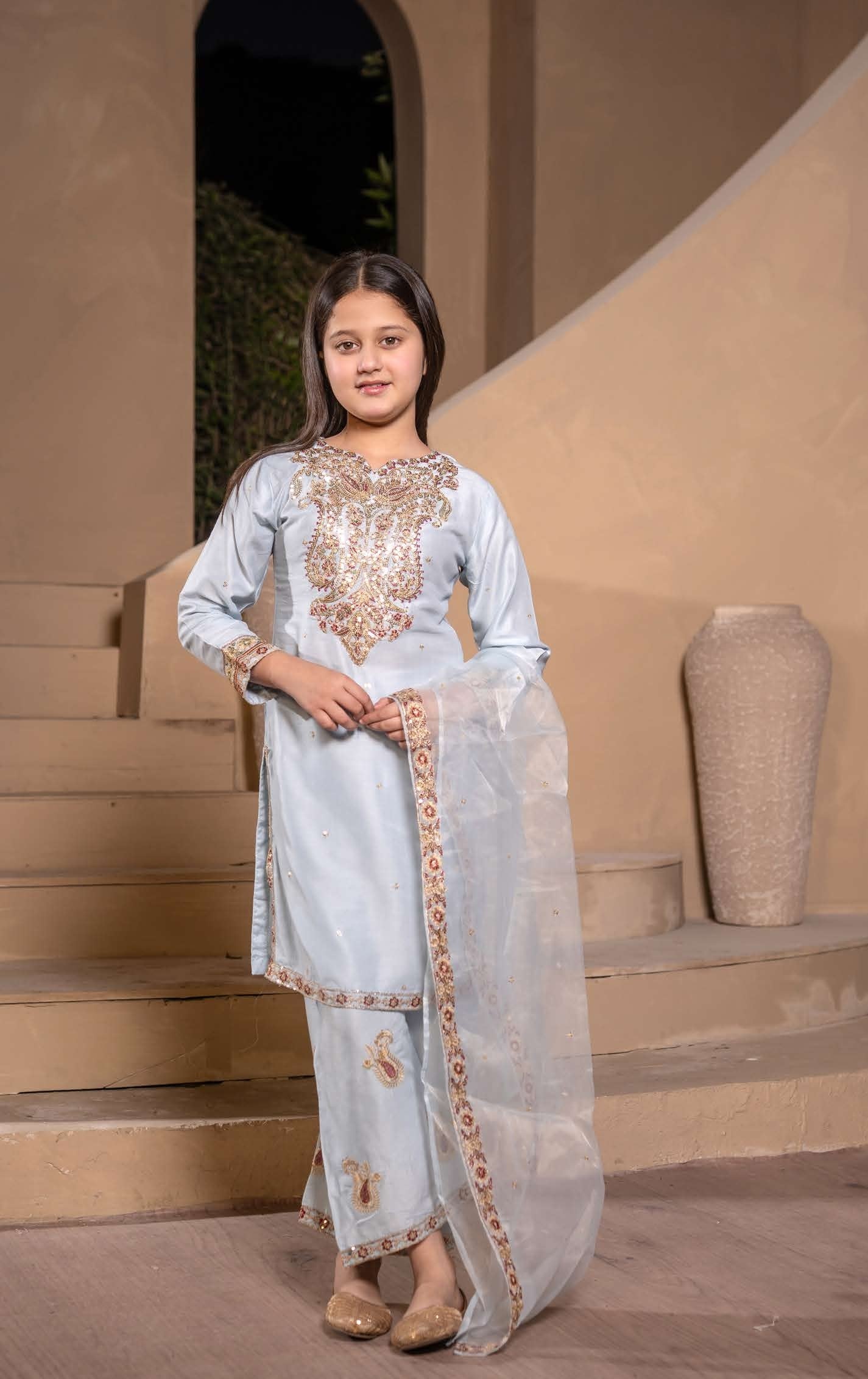 Mother Daughter Linen Embroidered - Baby Blau