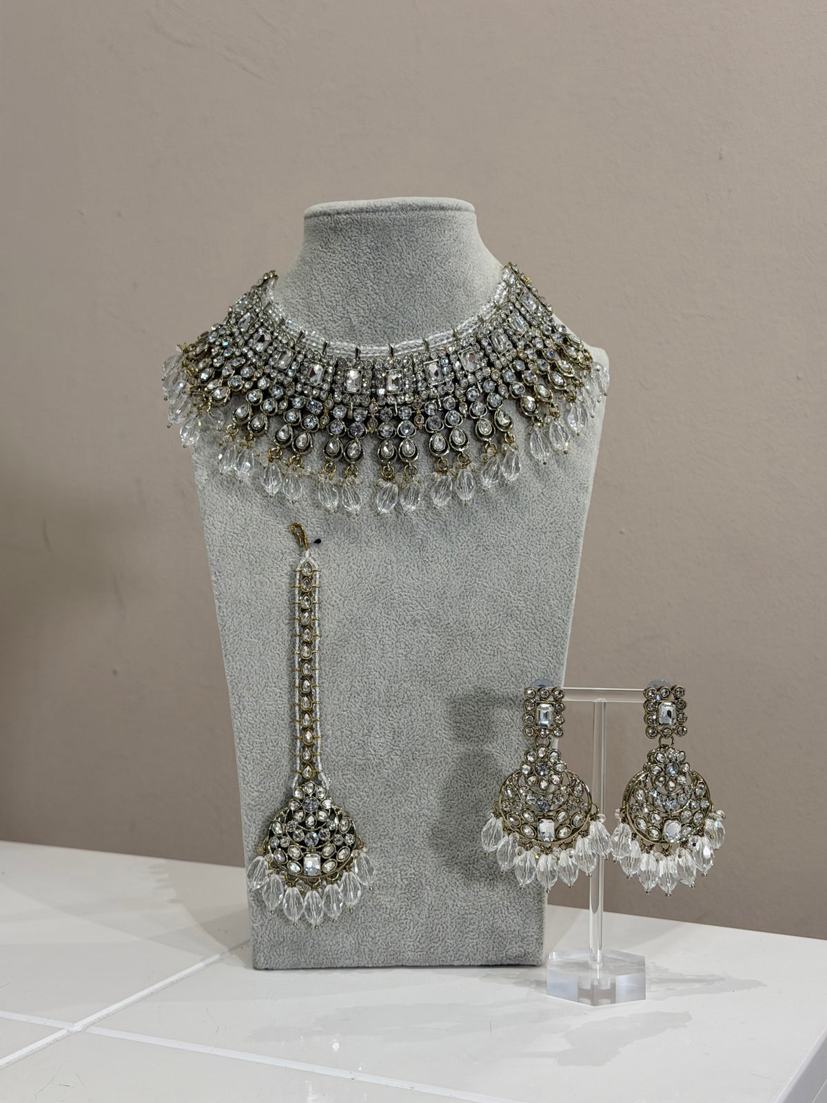 Translucent / Gold Jewellery Set