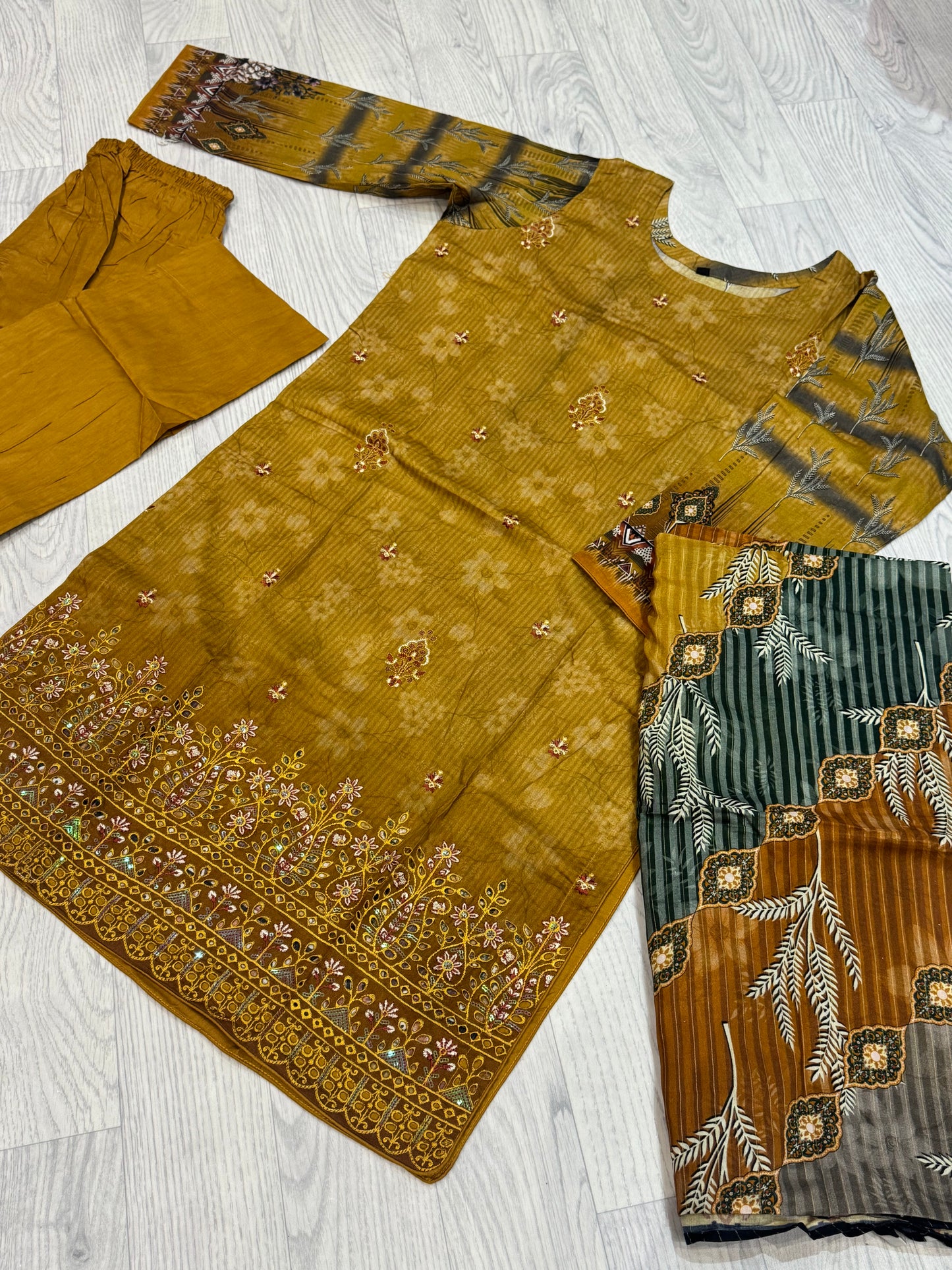 3-teiliges Suit Set aus Lawn- Suit D01