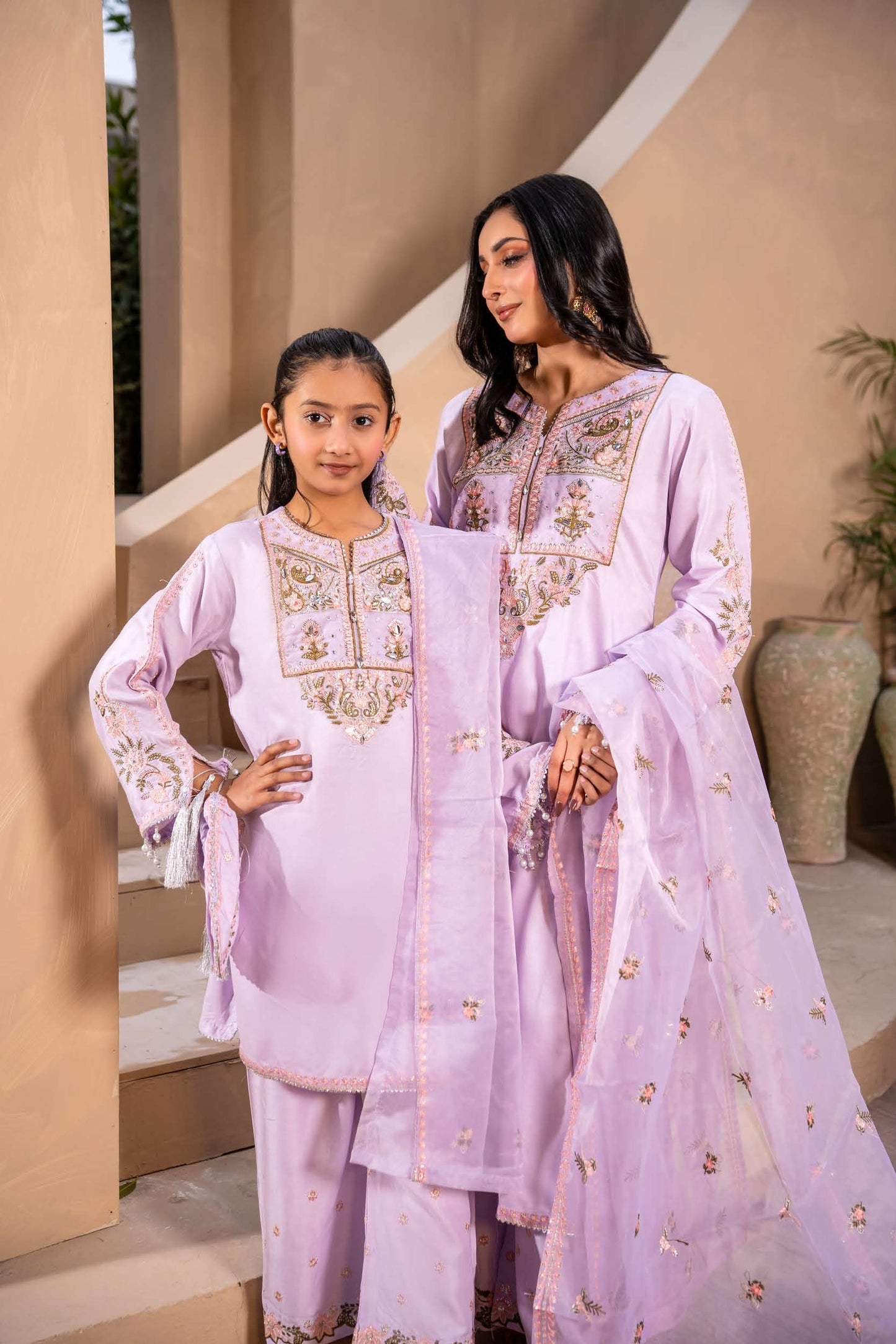 Mother Daughter Linen Embroidered - Lilac