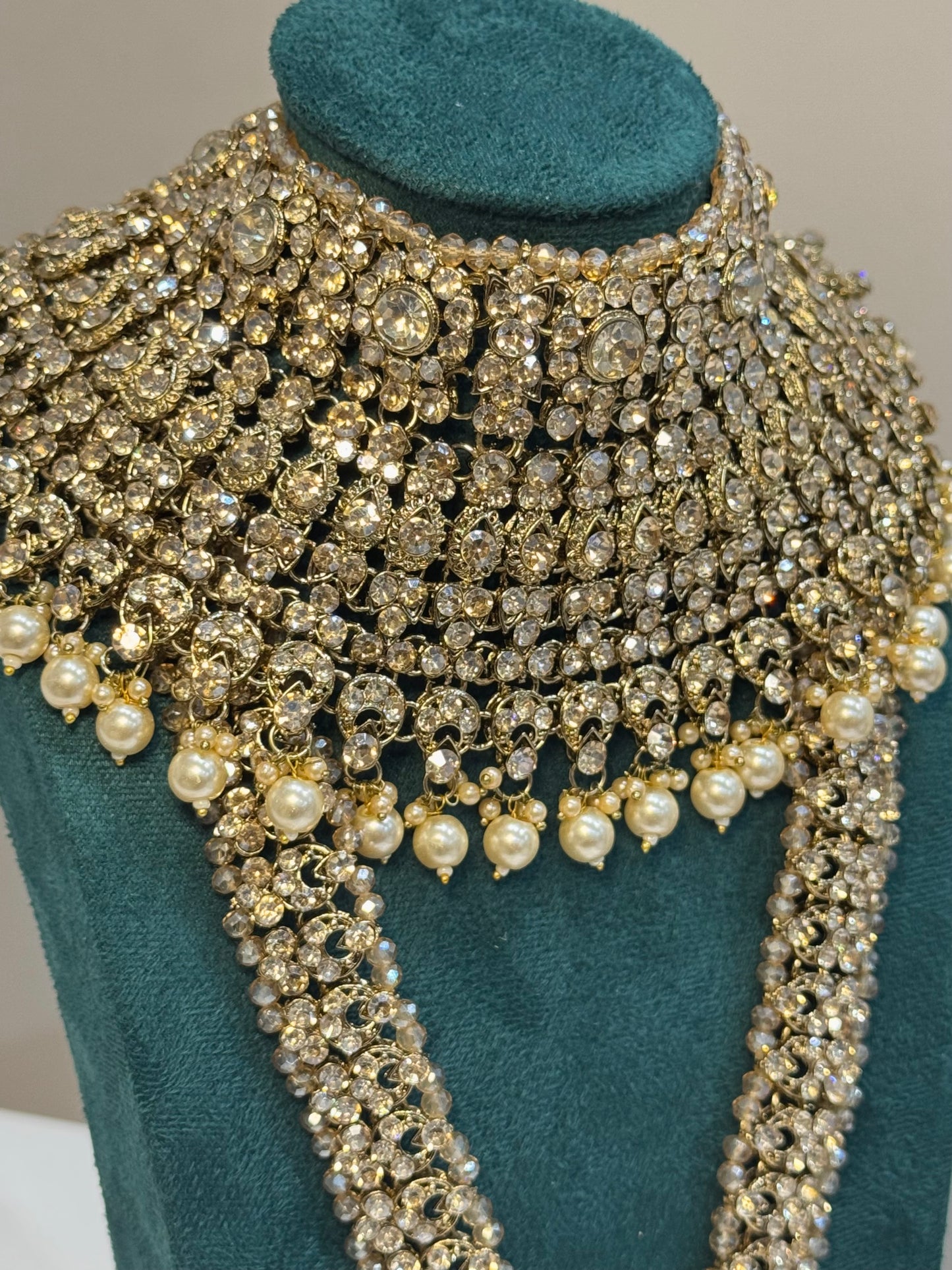 Gold Bridal Jewellery Set