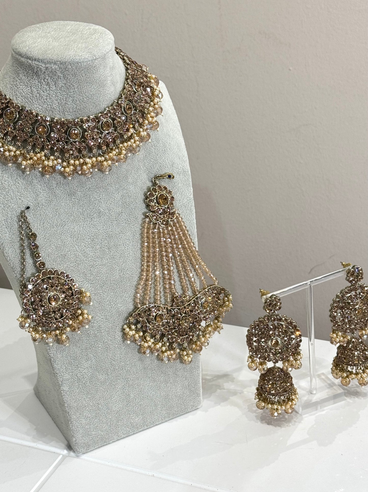 Gold Jewellery Set