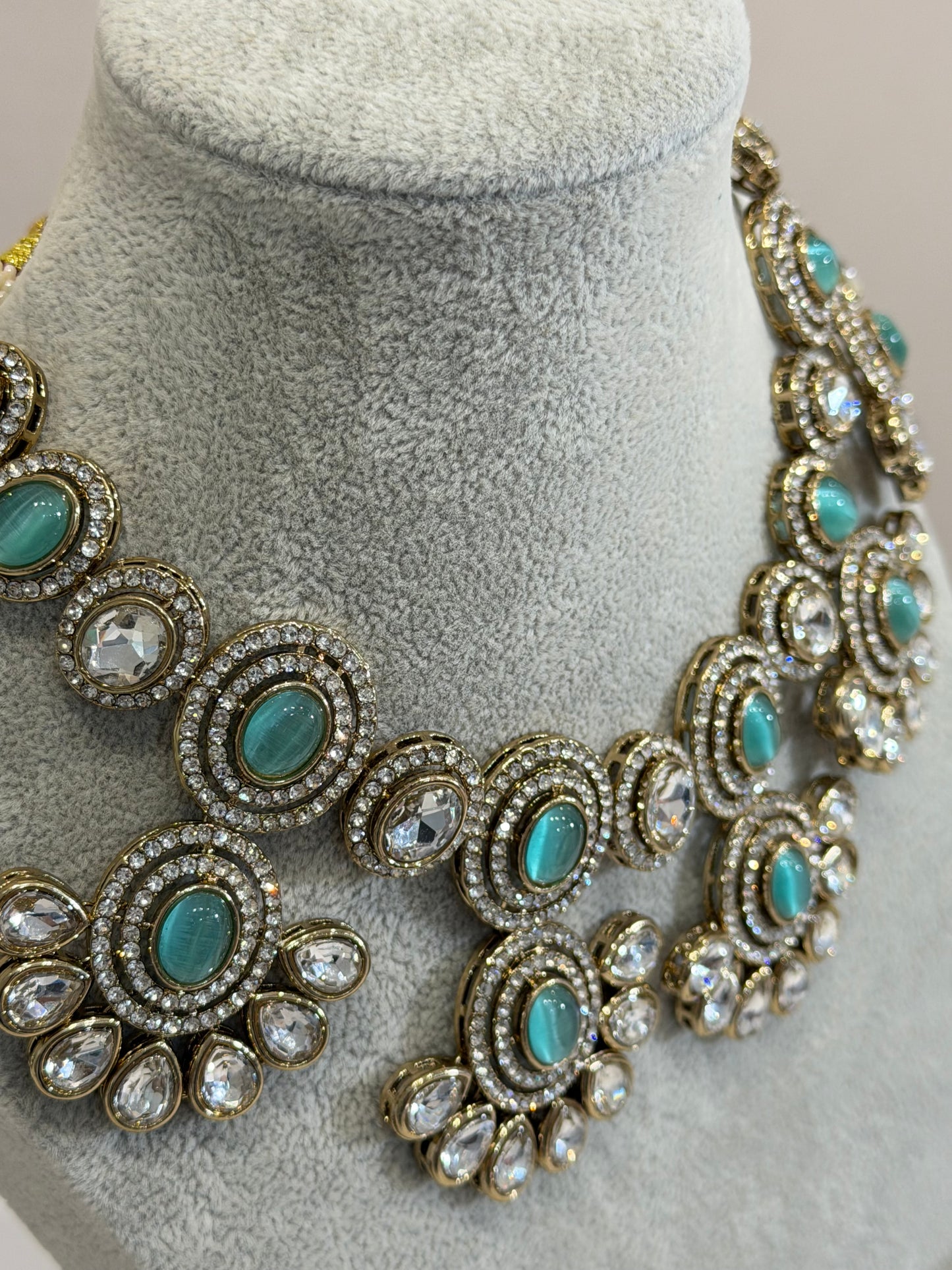 Traditionelles American Diamon Kundan Jewellery Set - 4 Colours