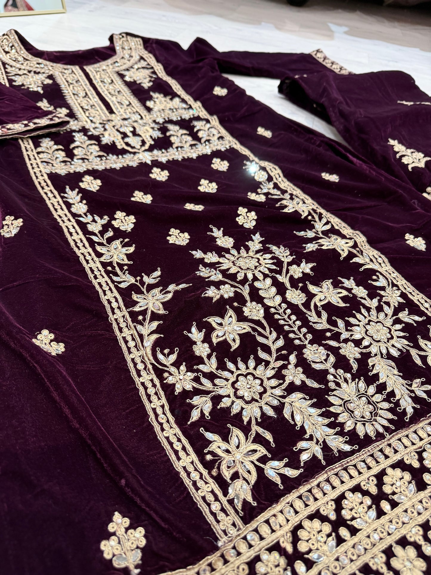 Heavy Velvet Festive 3-Piece Suit – Maroon - Mirrorwork