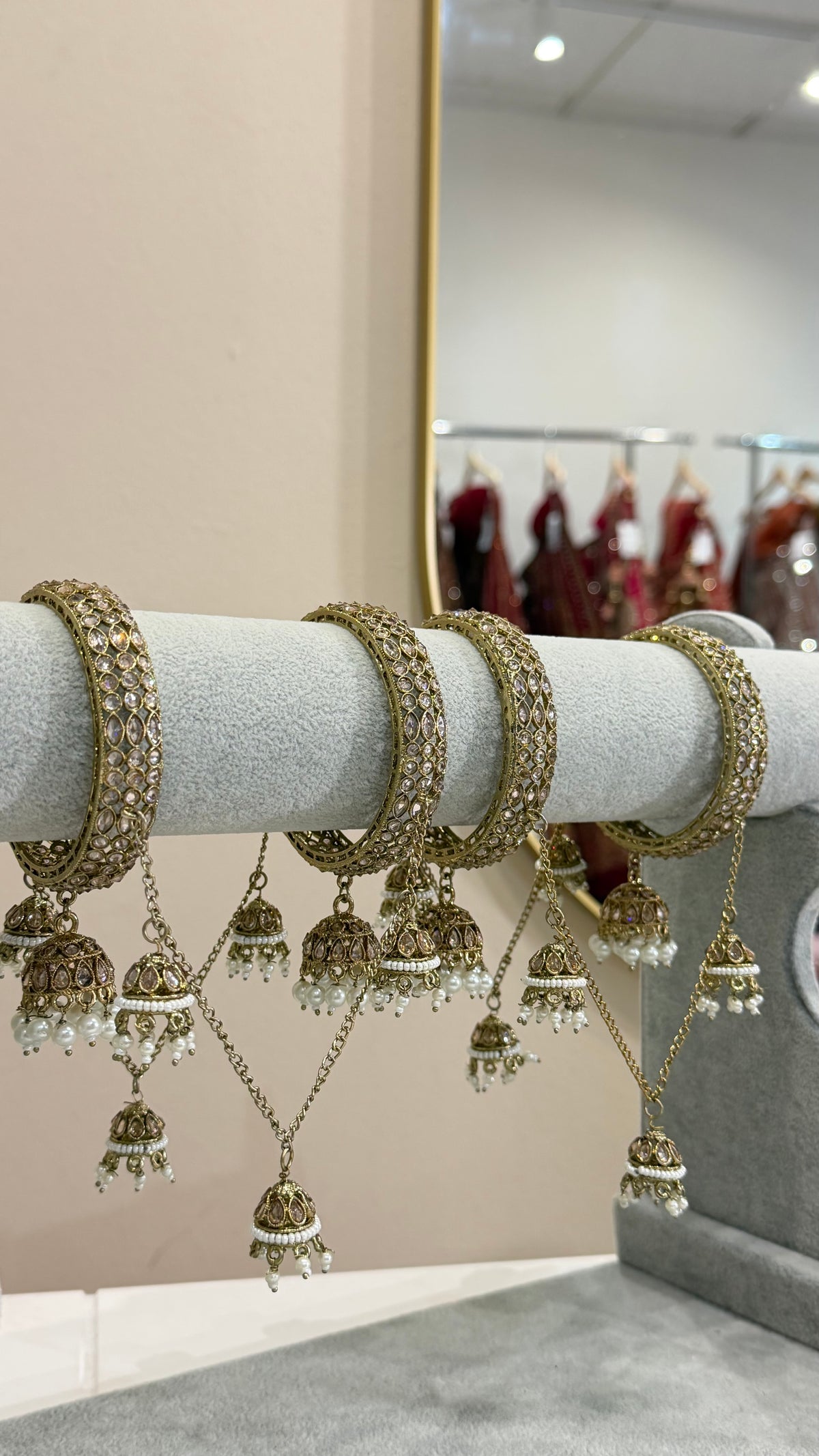 Gold Joint hanging Jhumka bangles-4er-set--J4
