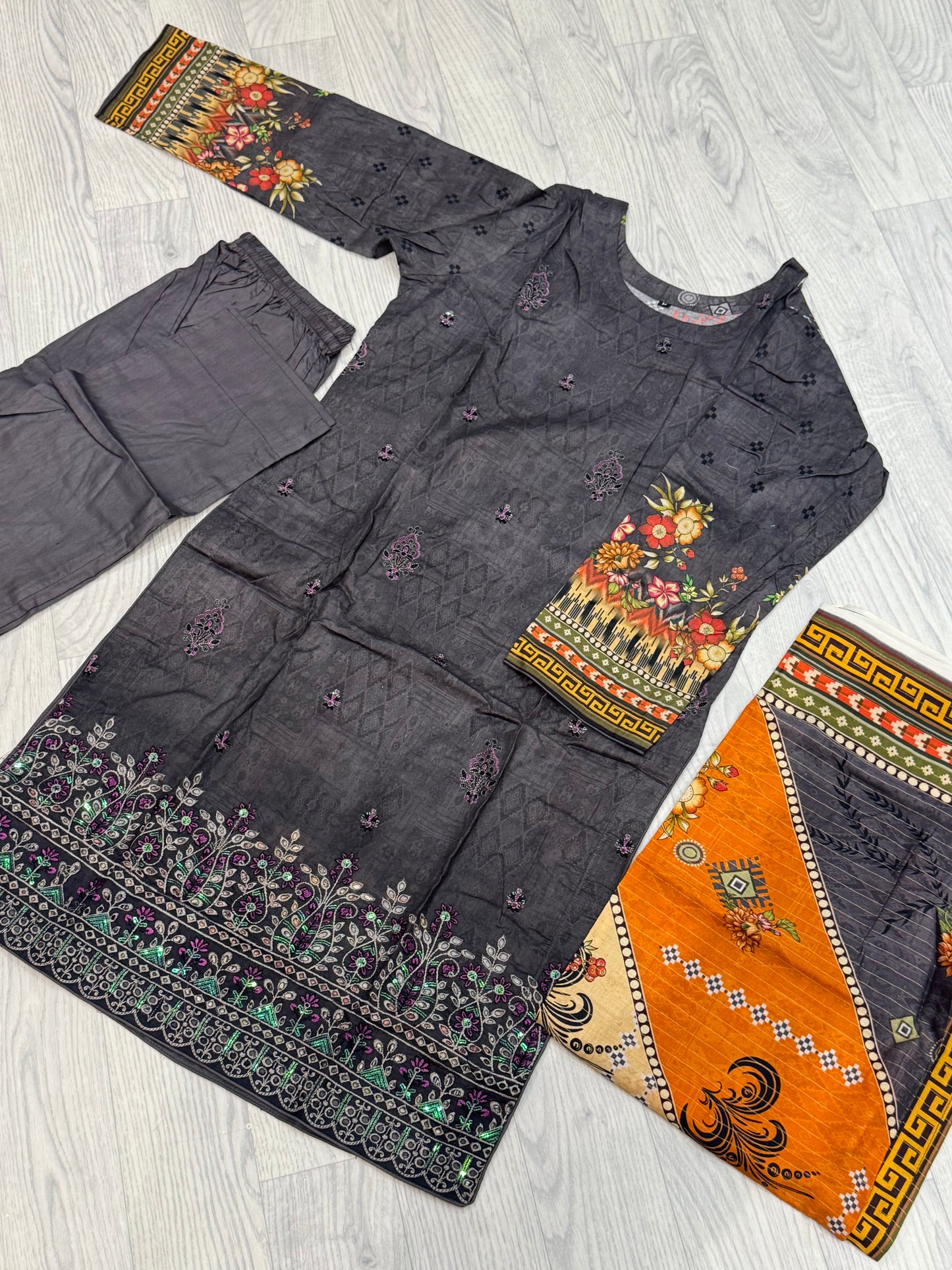 3-teiliges Suit Set aus Lawn- Suit D06