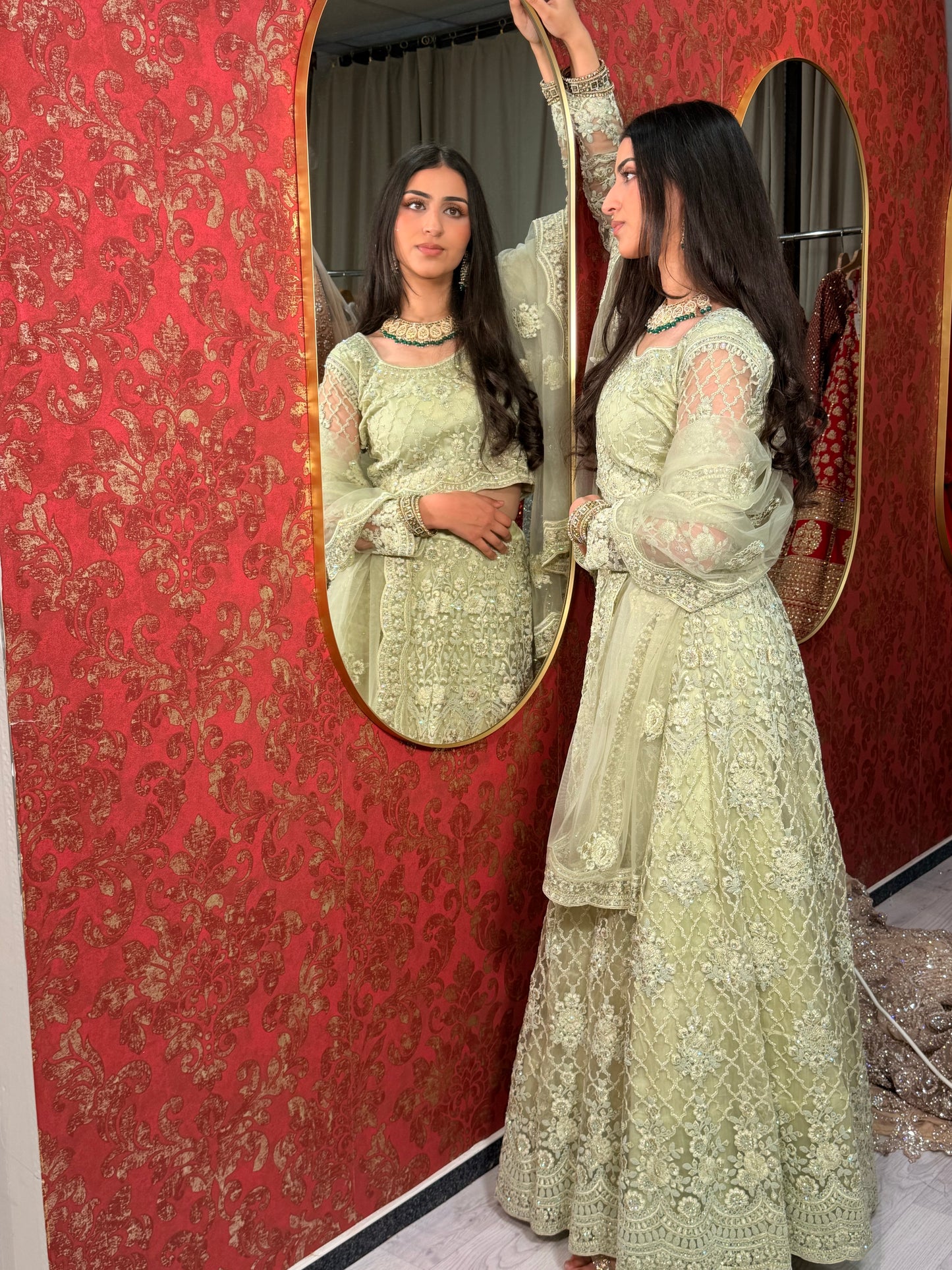 Mintgrünes Net-&-Silk-Lehenga-Set & Cutwork-Dupatta