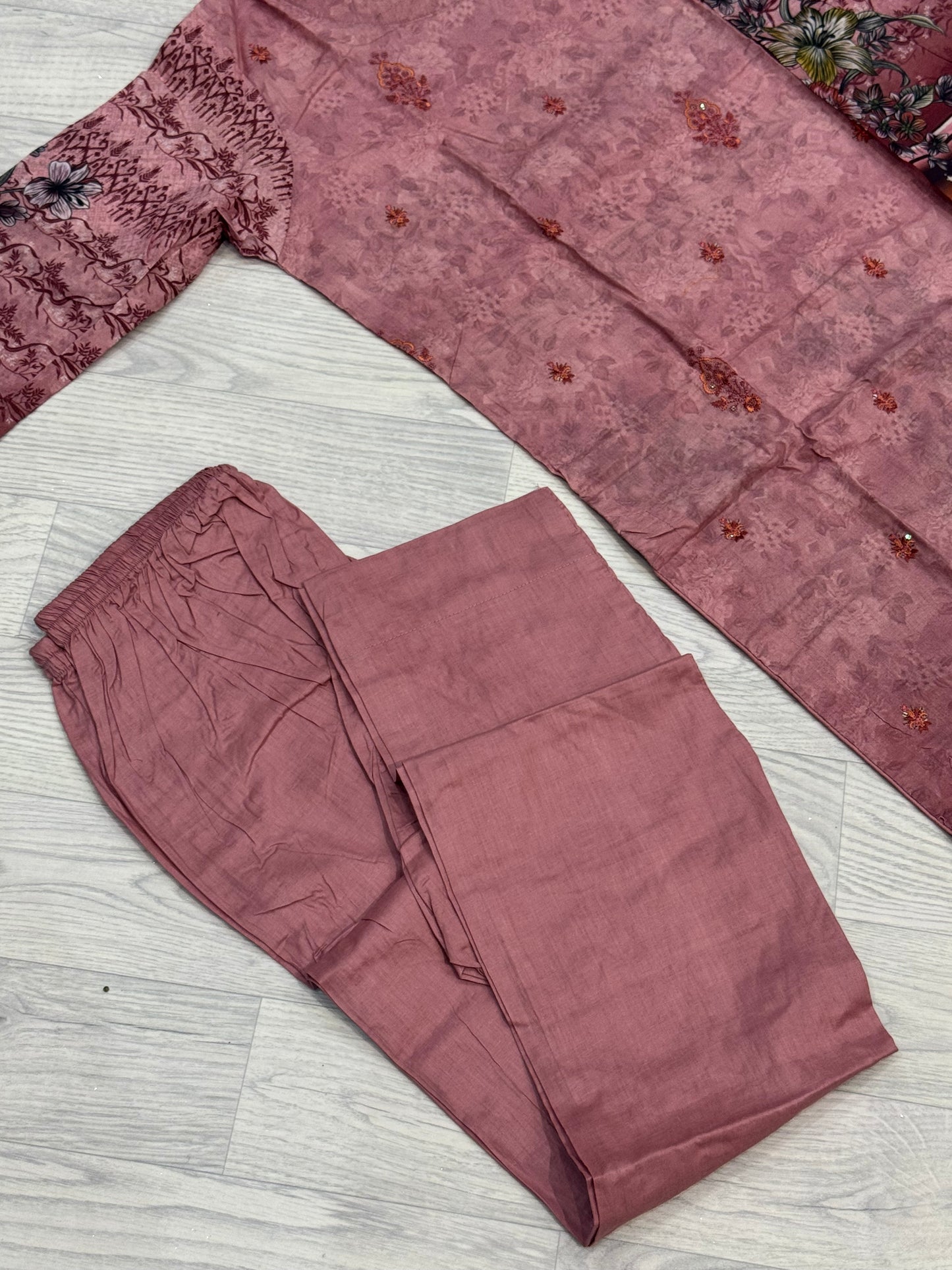 3-teiliges Suit Set aus Lawn- Suit D08