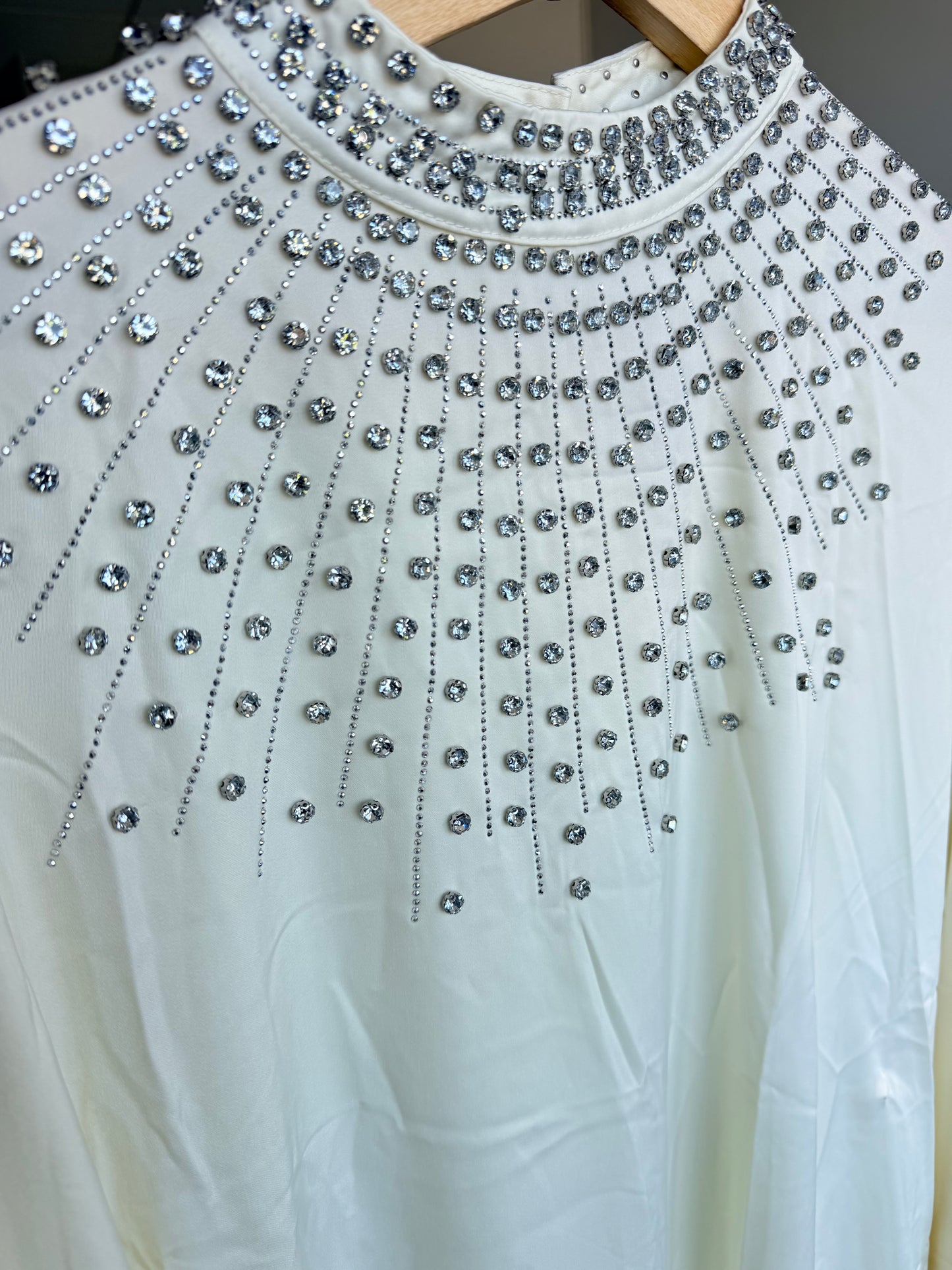 Off White Kaftan + Strass