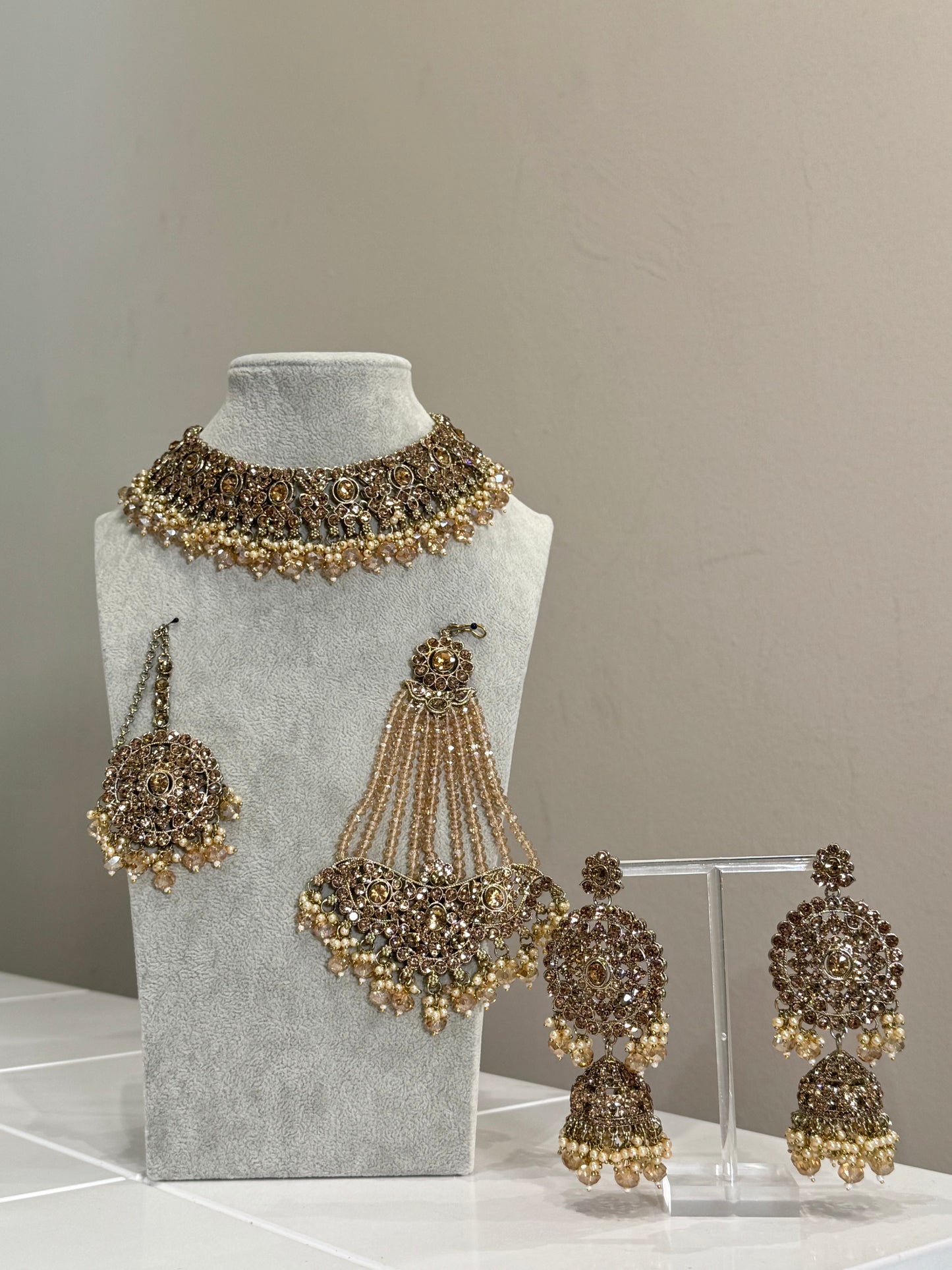 Gold Jewellery Set