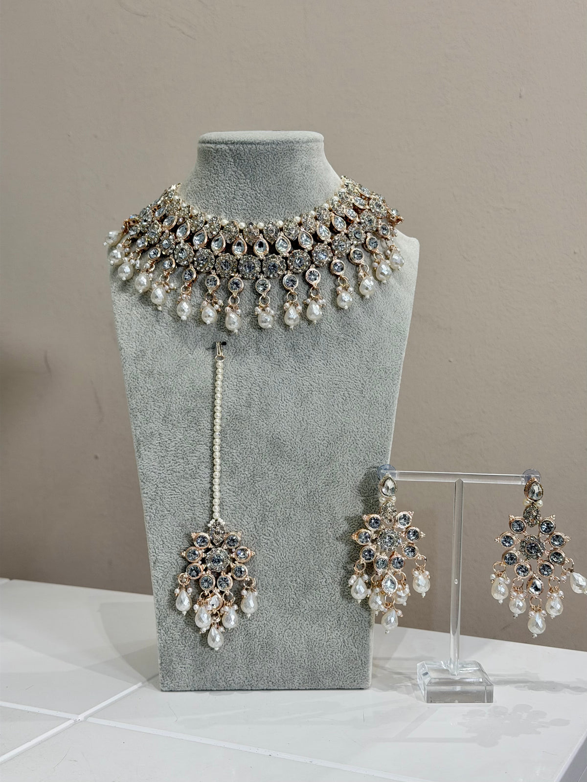 White / Rosegold Jewellery Set