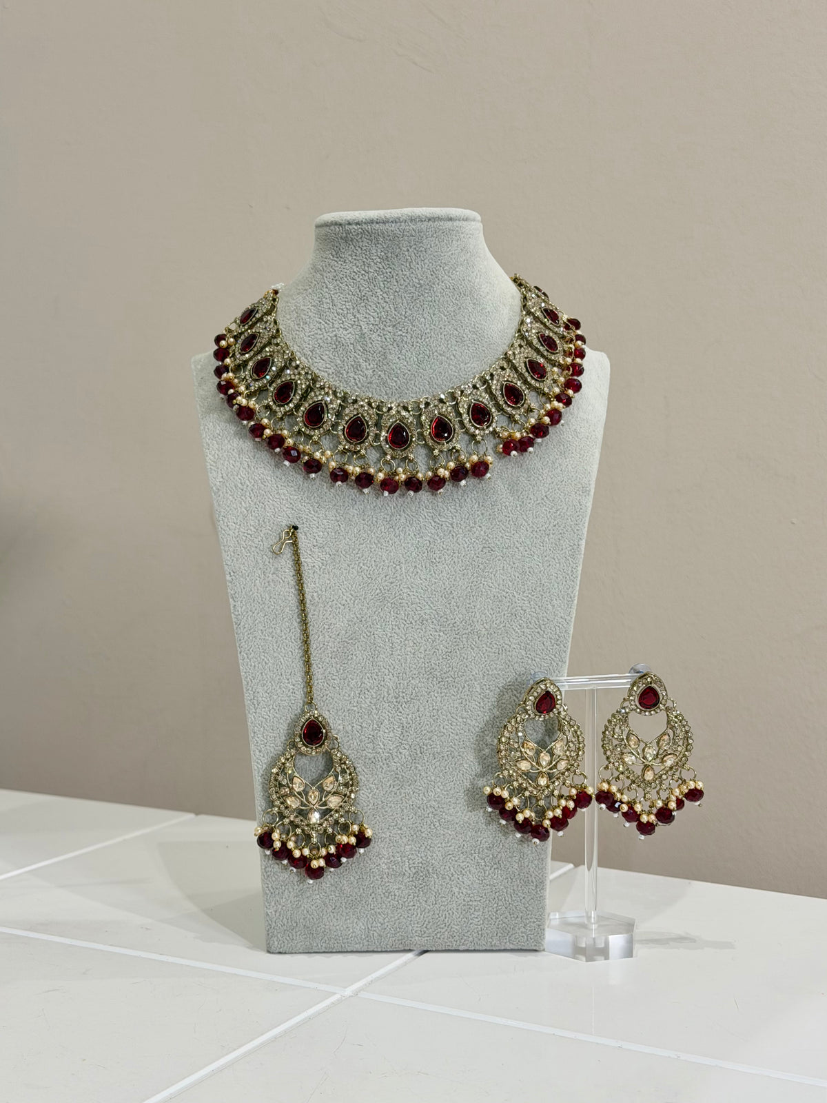 Maroon / Gold Jewellery Set