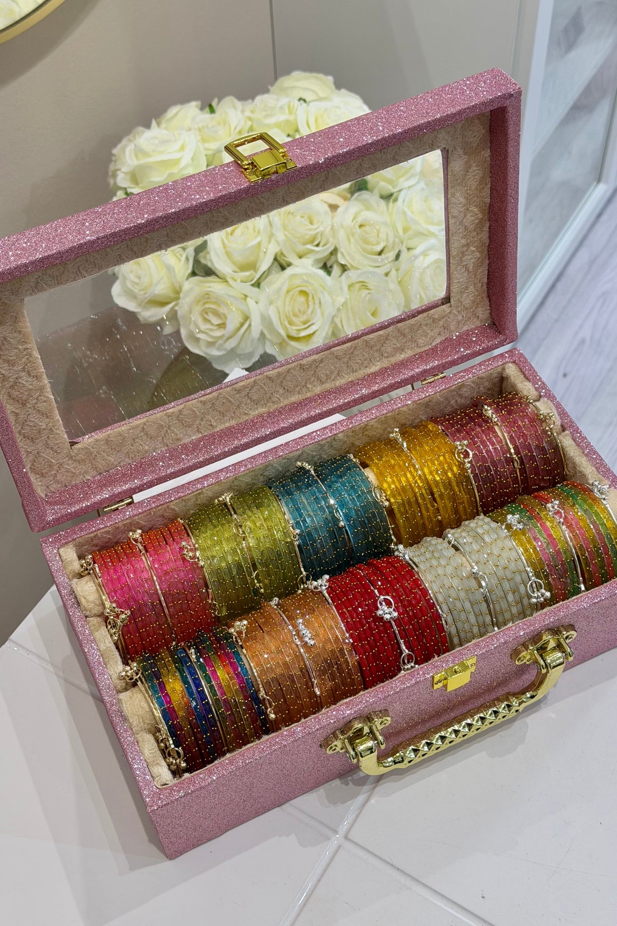 Pink Bangle Box mit Kashmiri Bangles - Pastels & Multi-colours
