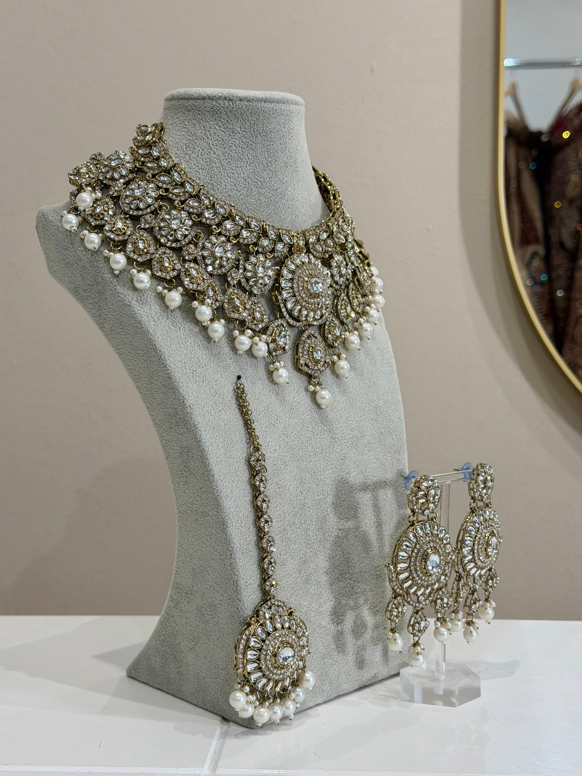 White / Gold Jewellery Set