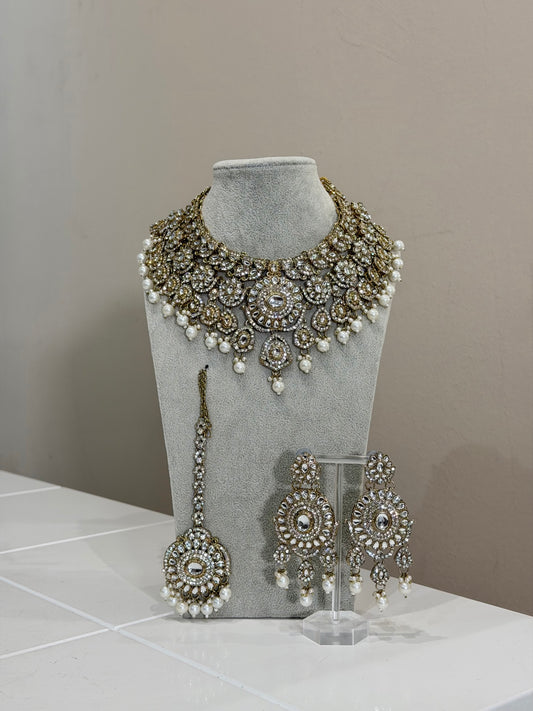 White / Gold Jewellery Set