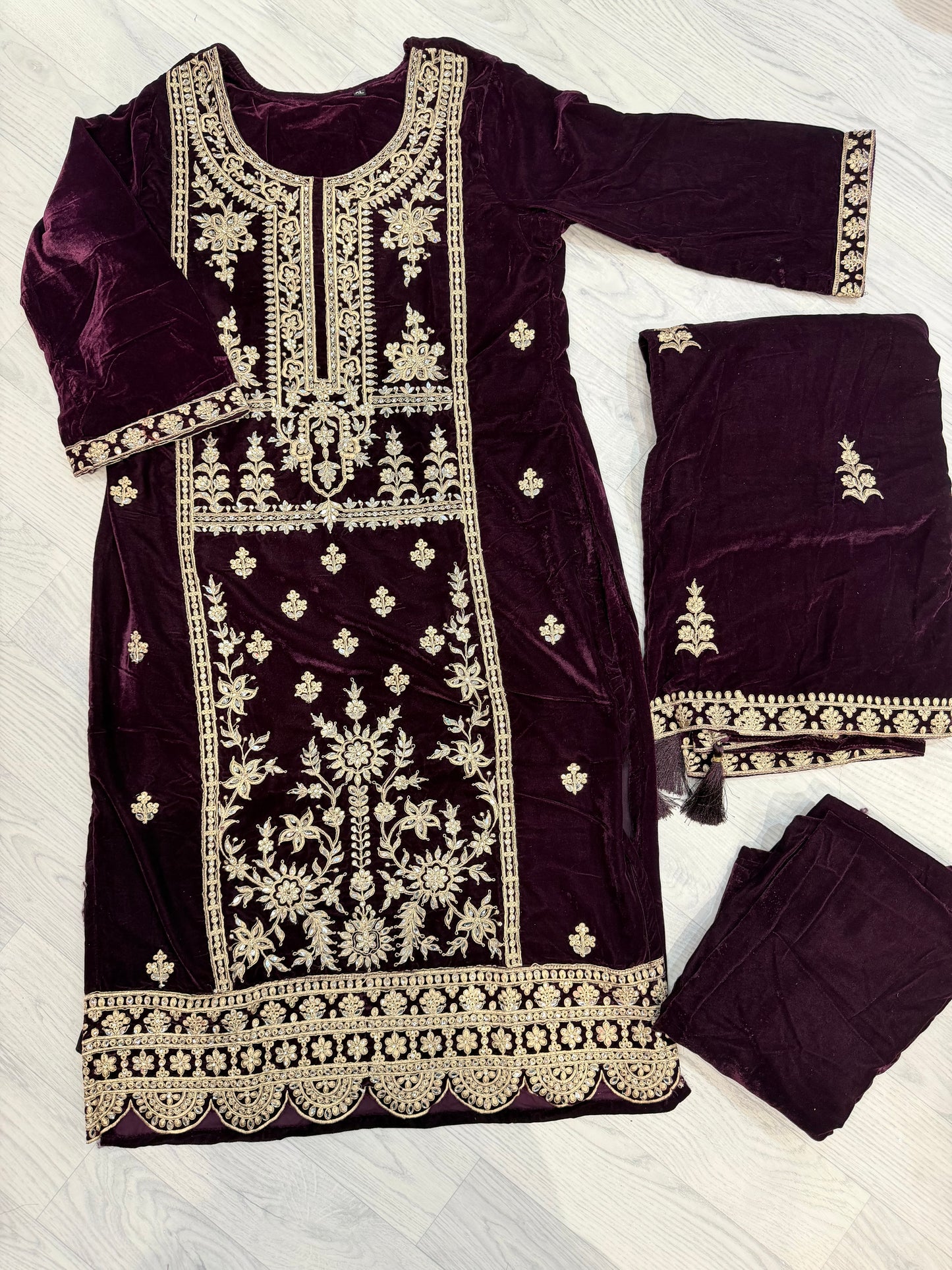Heavy Velvet Festive 3-Piece Suit – Maroon - Mirrorwork