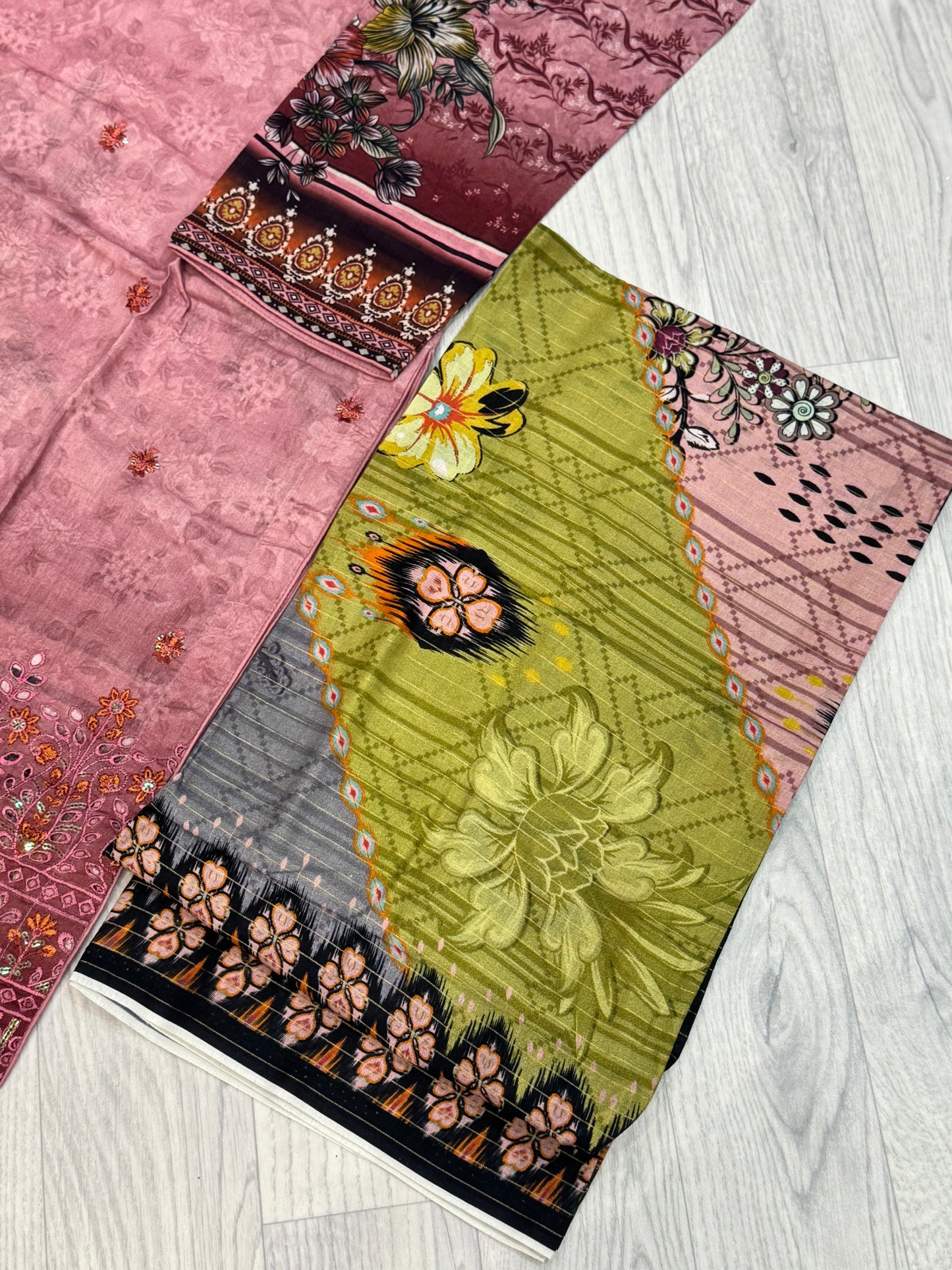 3-teiliges Suit Set aus Lawn- Suit D08