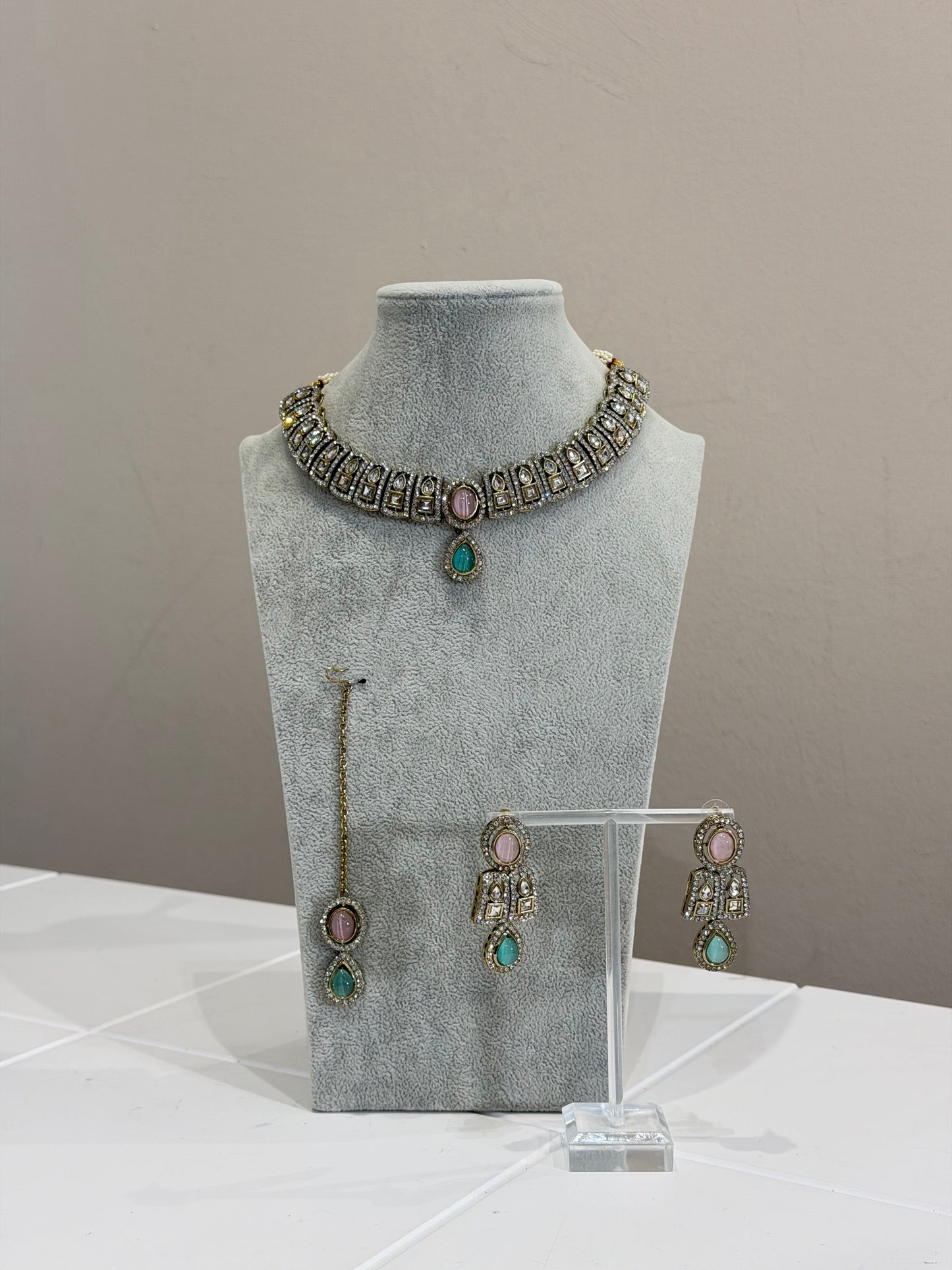 Traditionelles American Diamon Kundan Jewellery Set - 4 Colours
