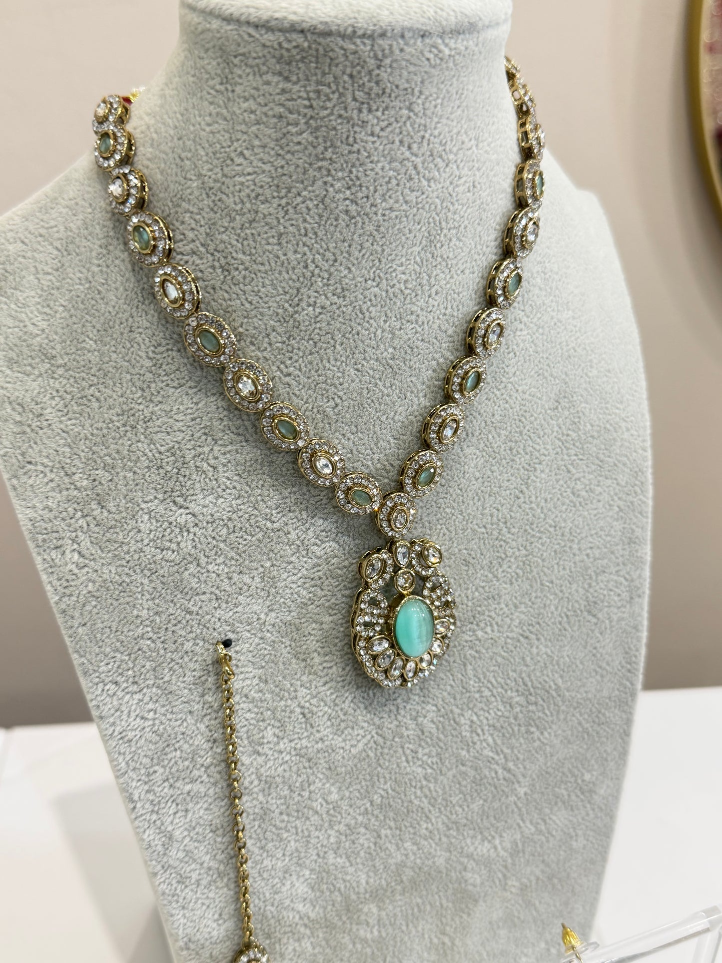 Traditionelles American Diamon Kundan Jewellery Set - 3 Colours