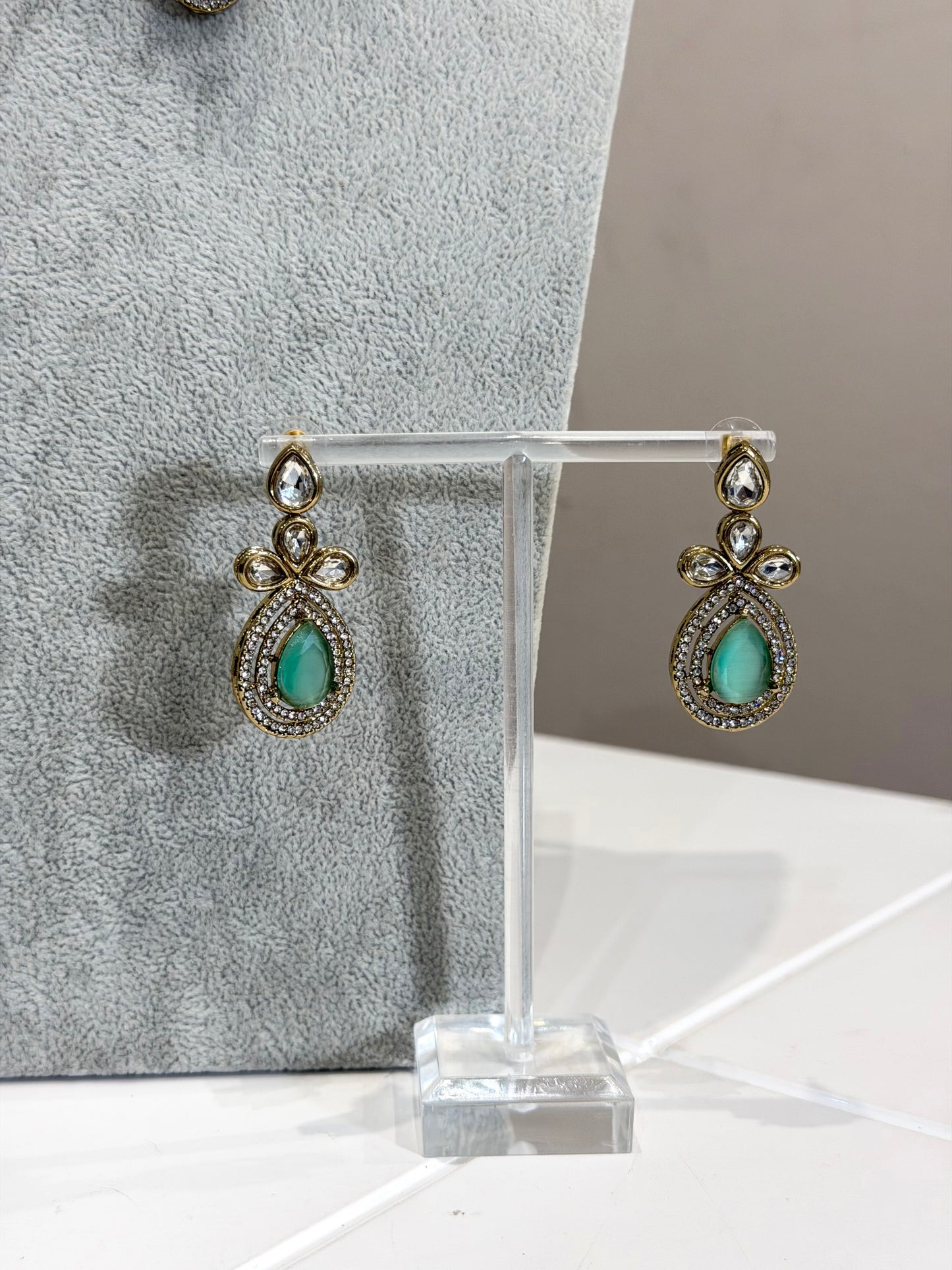 Traditionelles American Diamon Kundan Jewellery Set - 4 Colours