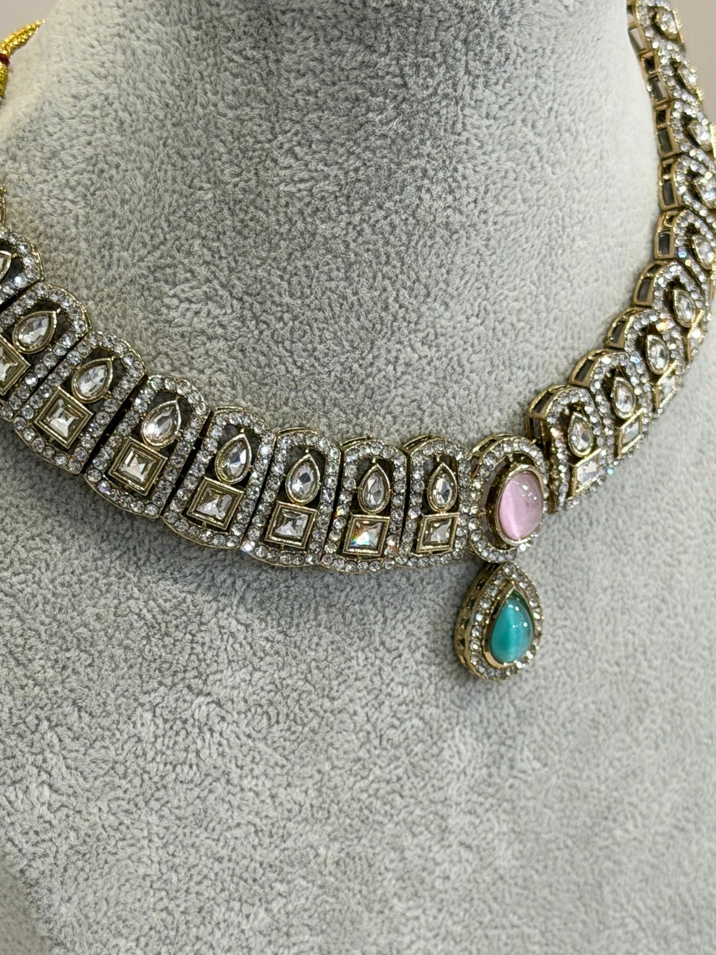Traditionelles American Diamon Kundan Jewellery Set - 4 Colours