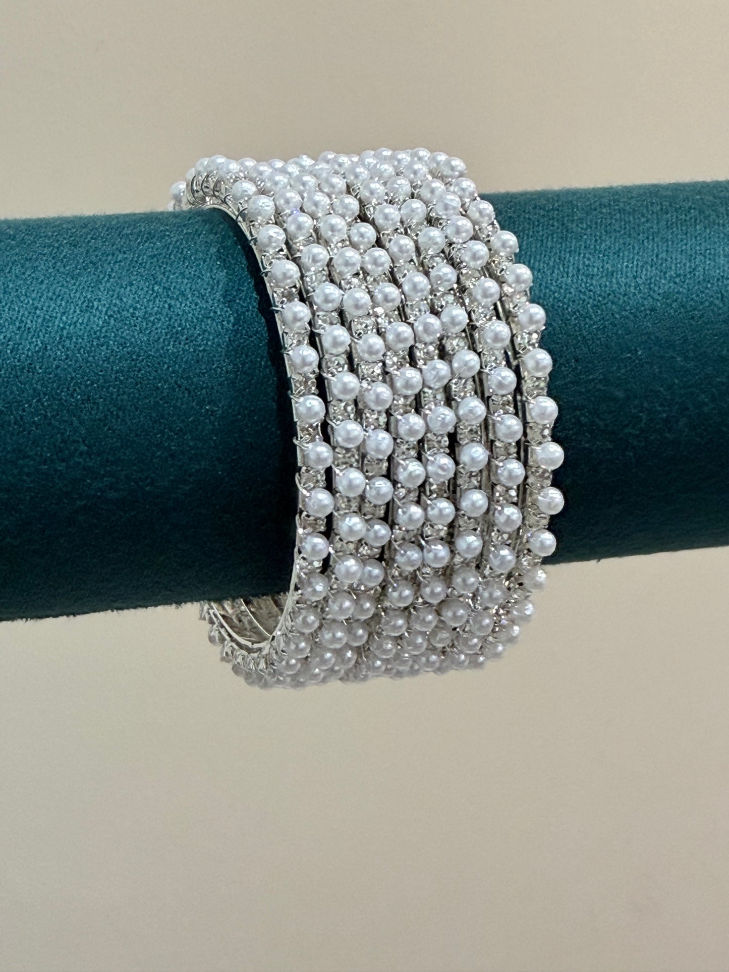 Metal Bangle mit Perlen-  (8-teilig)