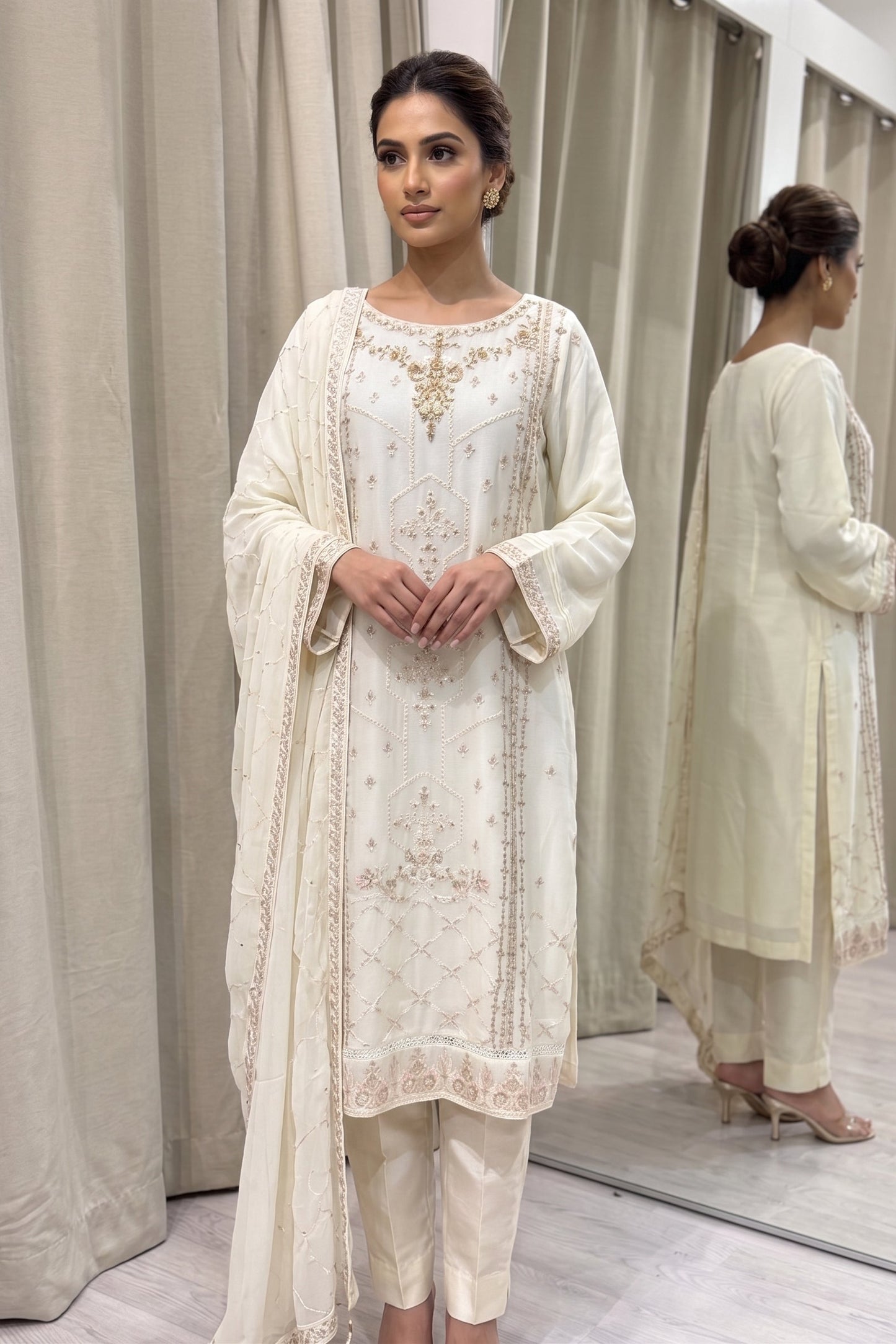 Embroidered Chiffon punjabi with work- offwhite / Gold
